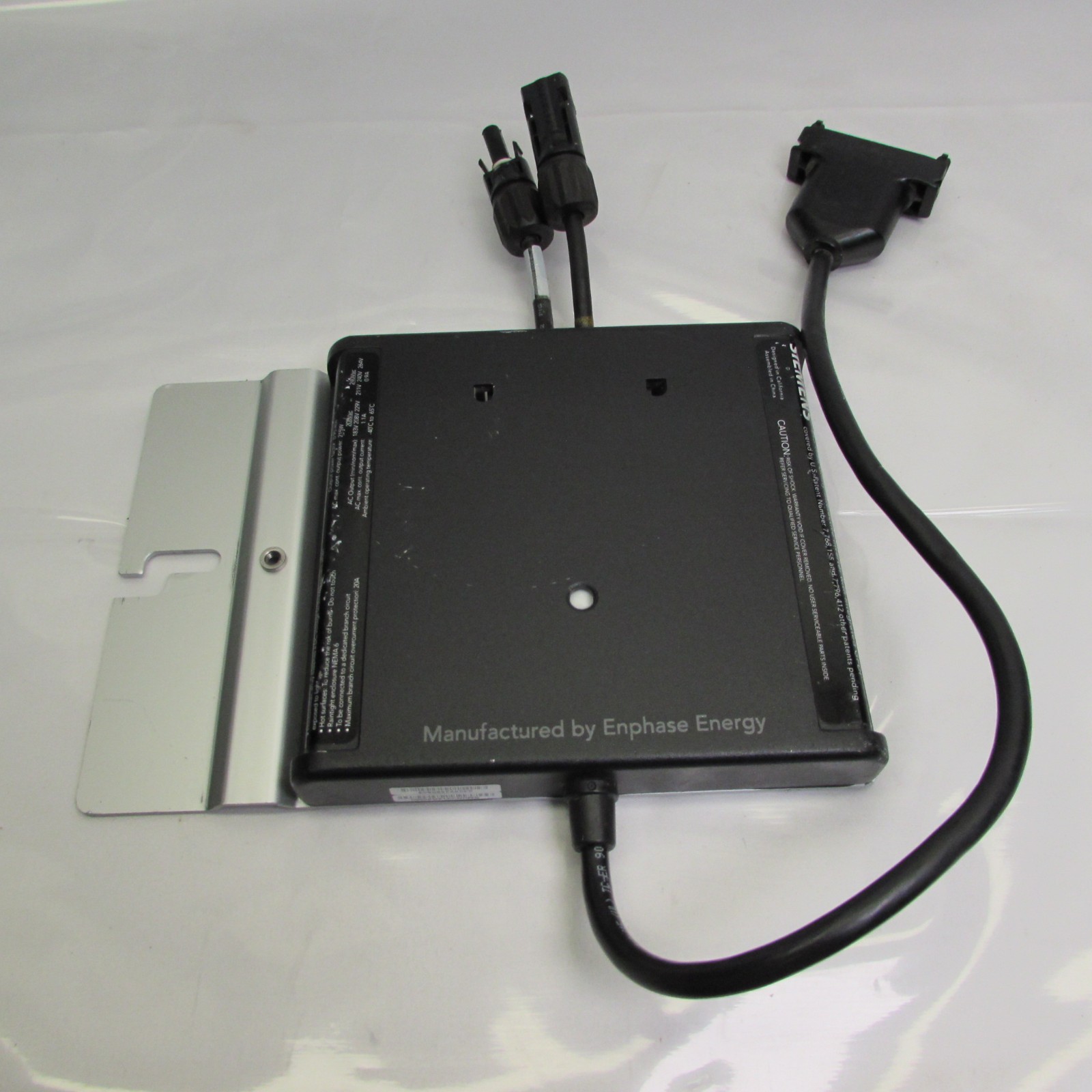 Enphase Energy M215-60-2LL-S22 Microinverter as SIEMENS M215-60-SIE-S22