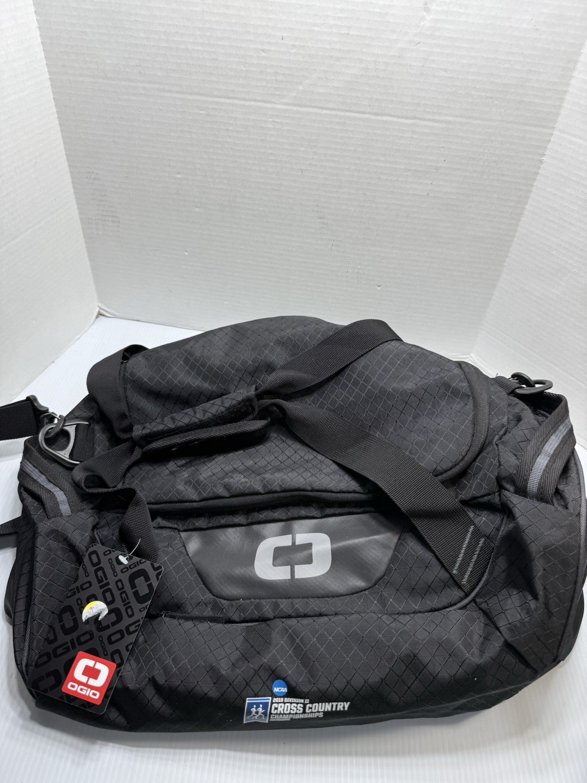 Ogio Duffle Gym Travel Carry Bag Cross Body Zip Black NEW With Tag