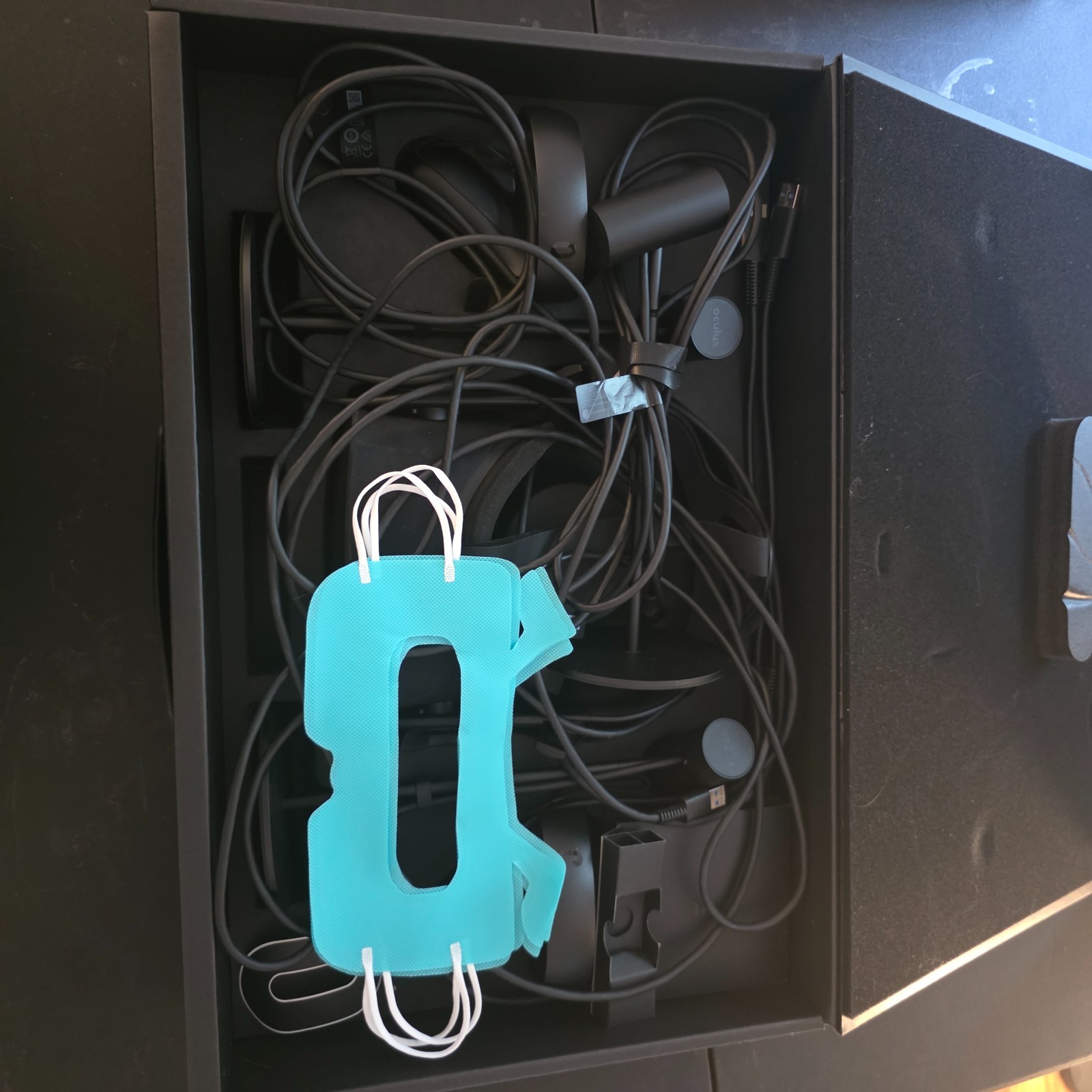 Oculus Rift CV1 VR (Full Original Set w/ Box) + extra sensor