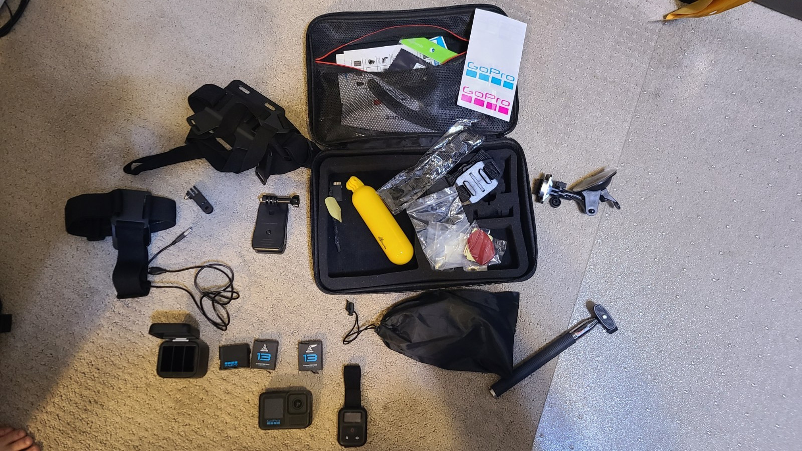 Go Pro Hero 13 Black w/ accessories / 3 batteries