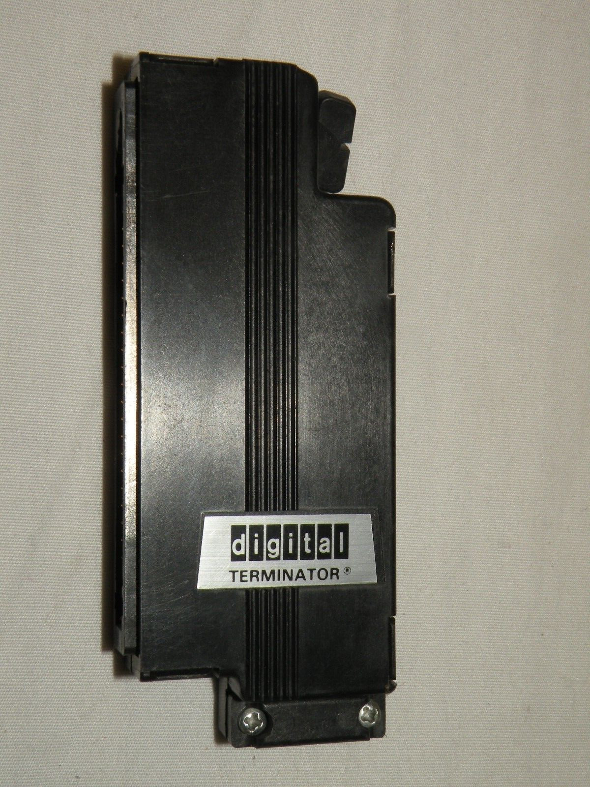 DEC 70-12293-00 TERMINATOR ASSY FOR DIGITAL RLO1 RLO2 RK06 DISK DRIVES