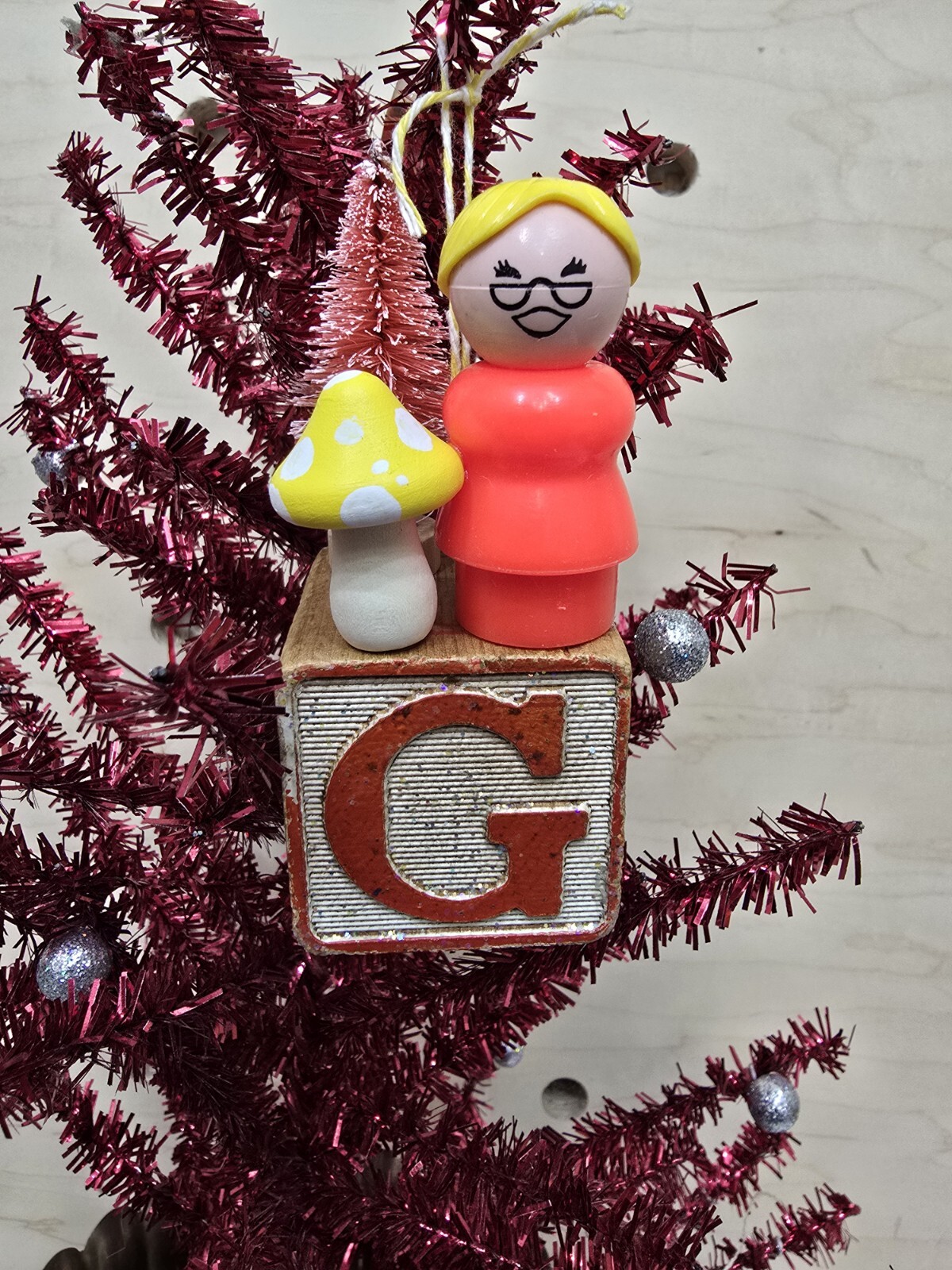 Vintage building block  Fisher Price Little People Christmas Ornament Letter G