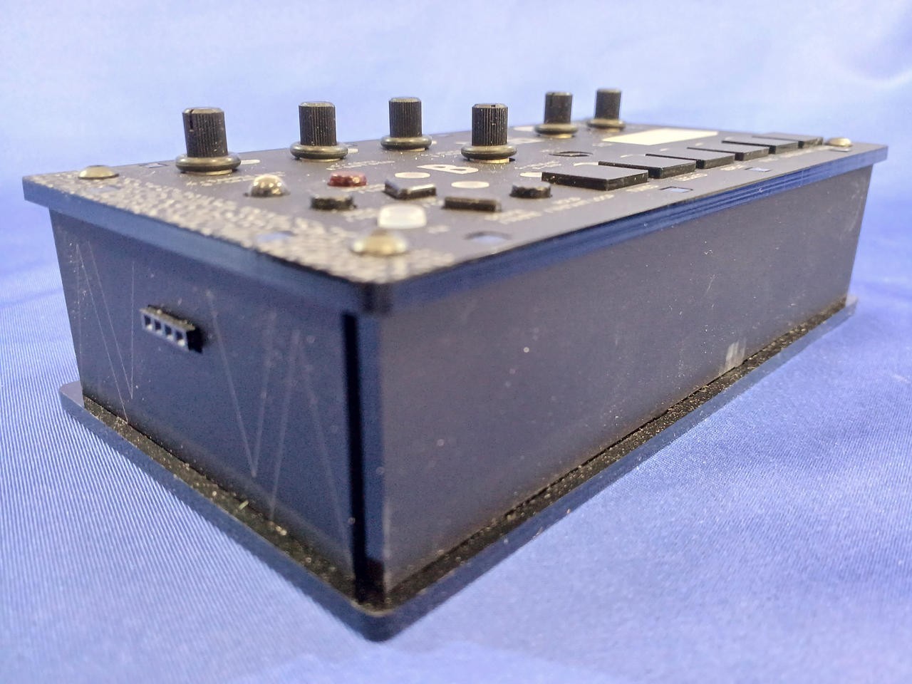 Bastl Instruments Microgranny 2.0 Granular 8bit Sampler Synth w/box