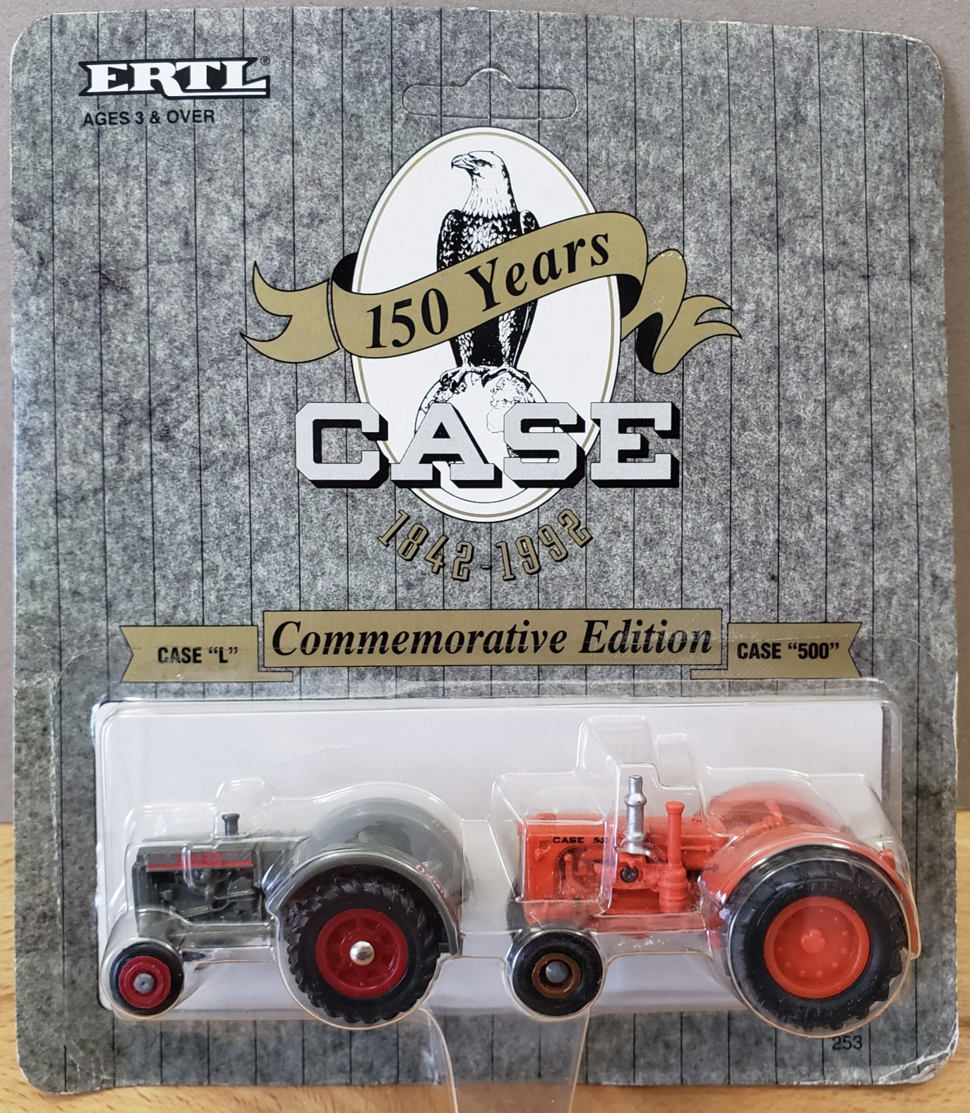 Ertl Case 150 Years Commemorative Edition Case L & 500 Tractors 1/64 253 NIP