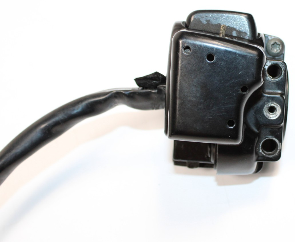 04 Harley Electra Glide Classic FLHTCI Right Control Switch