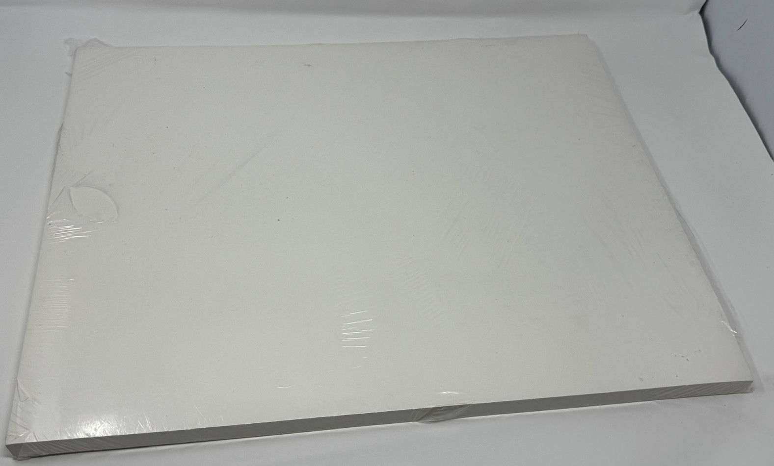 Archival Methods 16x20" White Paper, 100 Sheets *bent corners