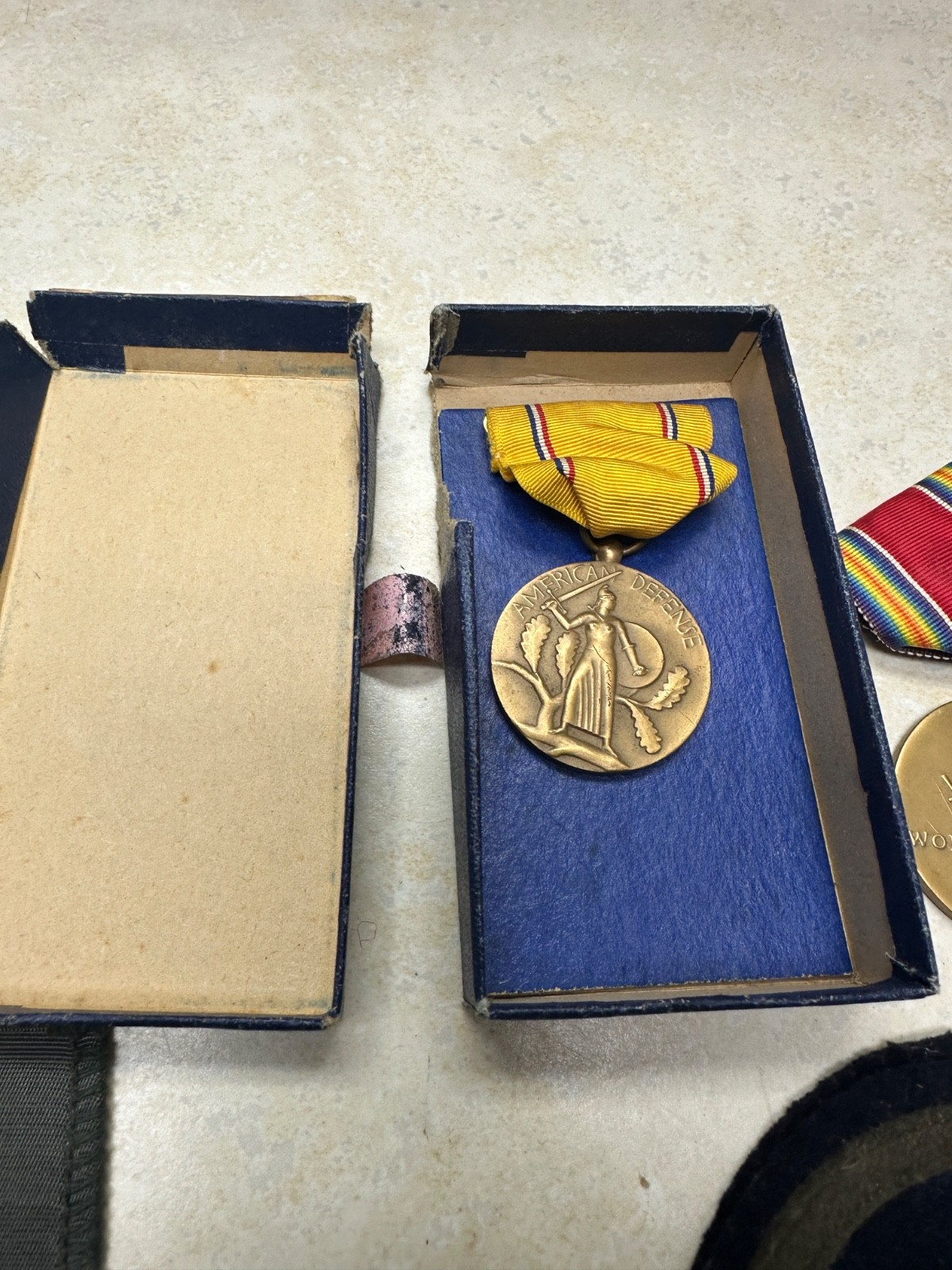 WW2 US Military Patch & Medal Grouping