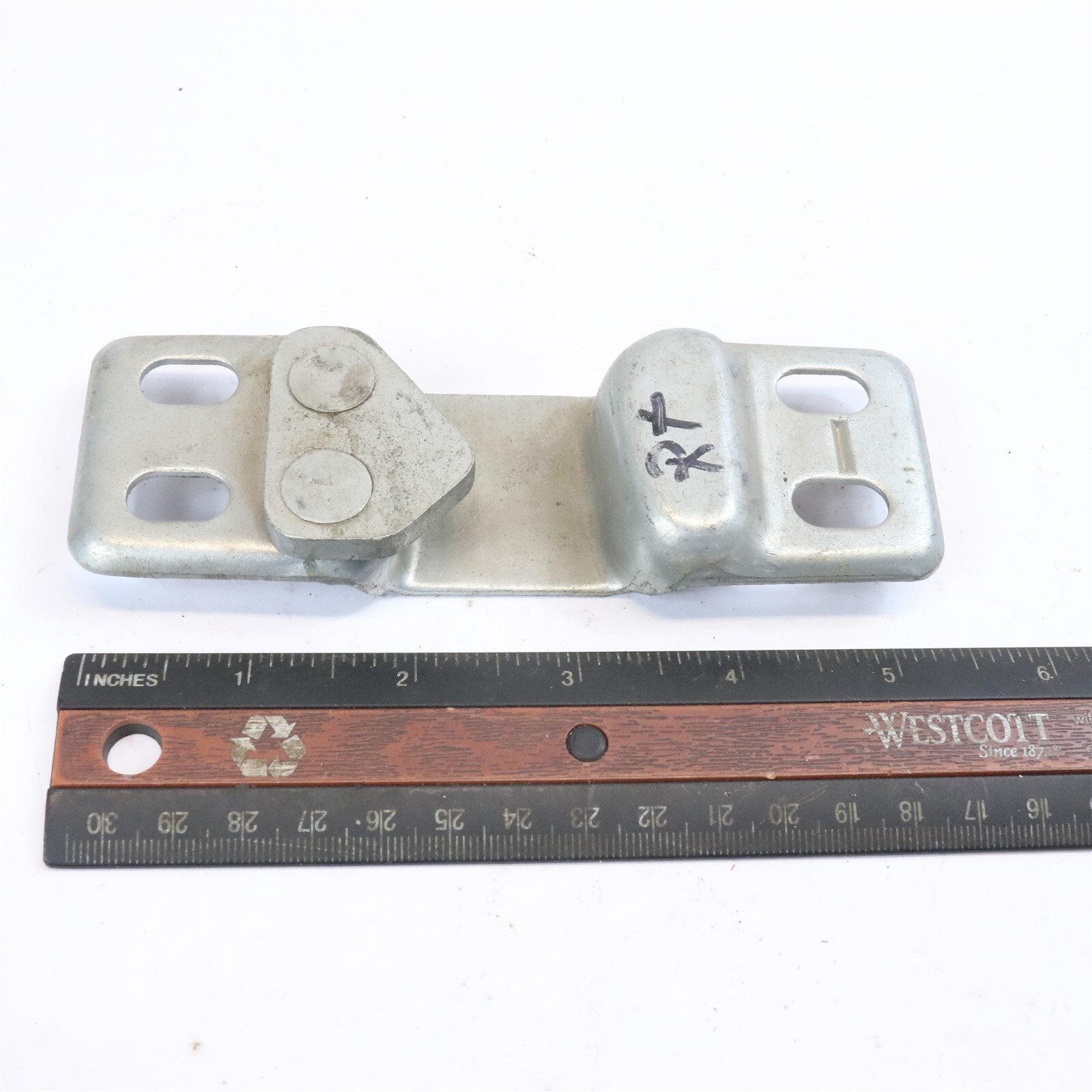 1952-53-54-55-56-57-58-59 CHEVROLET GMC GM TRUCKS RIGHT DOOR STRIKER PLATE NOS
