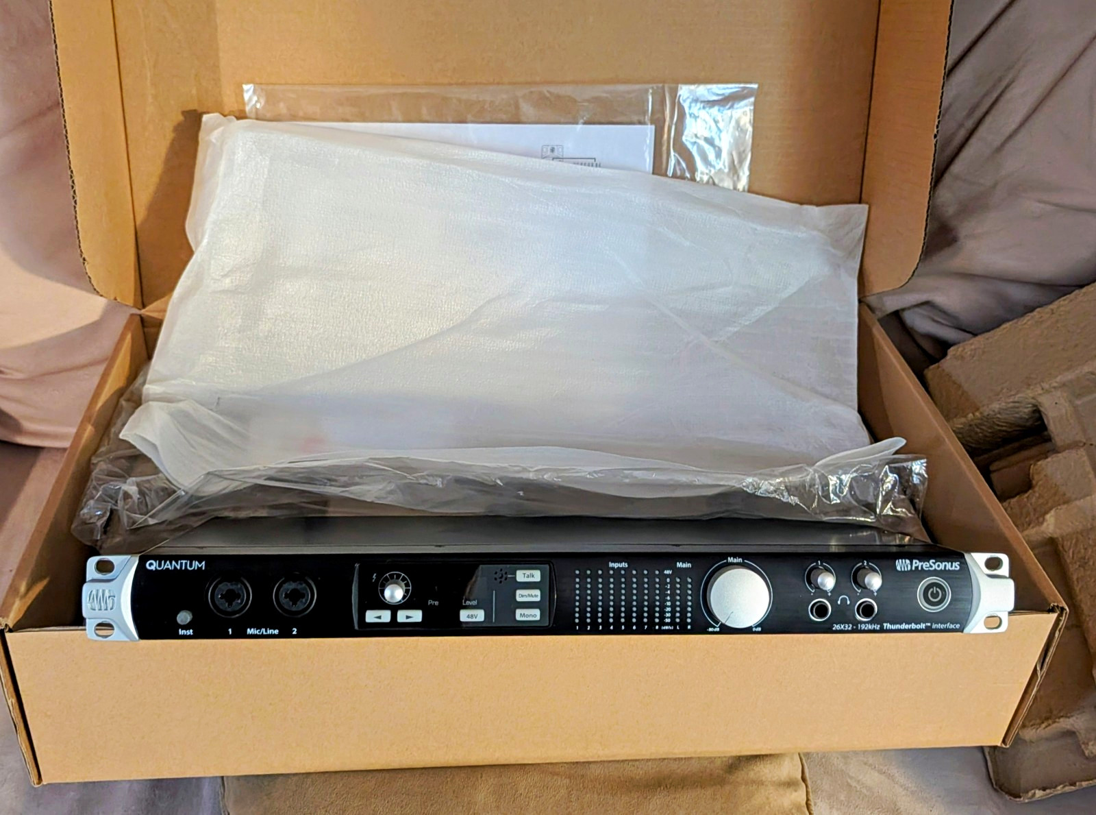 PreSonus Quantum 26x32 Rackmount Thunderbolt Interface 8 Mic, 24/192, MIDI
