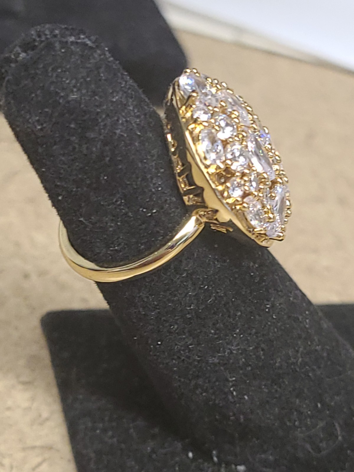 Avon Iconic Statement Ring Size 10