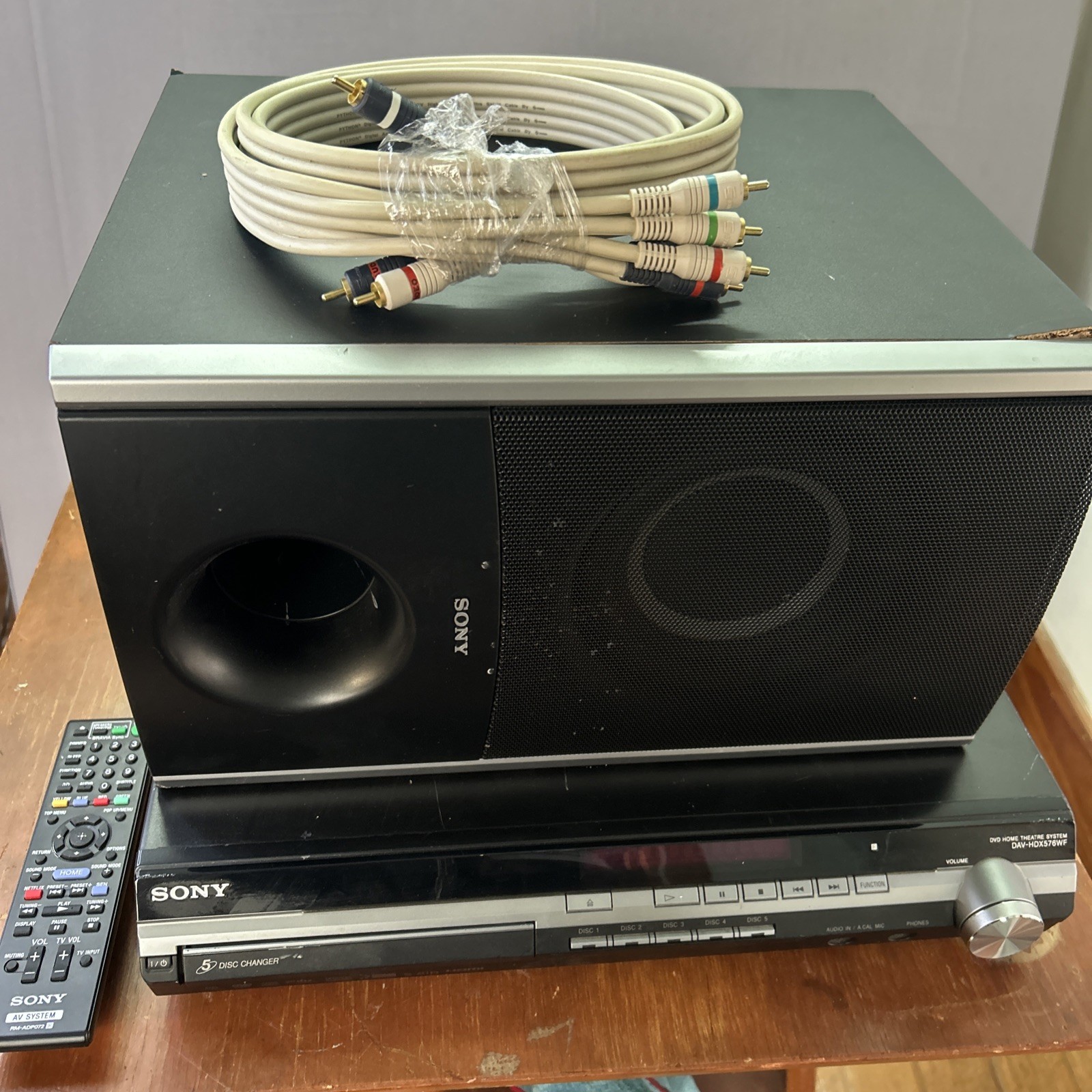 Sony DAV-HDX576WF Home Theater Receiver 5CD/DVD W/Remote, Speaker Tested & Works