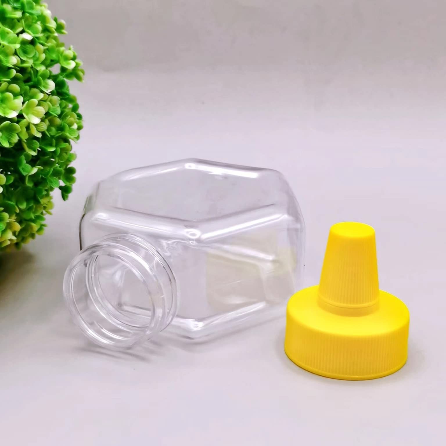 Elsjoy 16 Pack Plastic Honey Bottle Jars, 7 Oz Squeeze Bottles Empty Clear