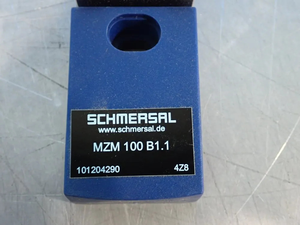 SCHMERSAL LOCKING GUARD MZM 100 B1.1