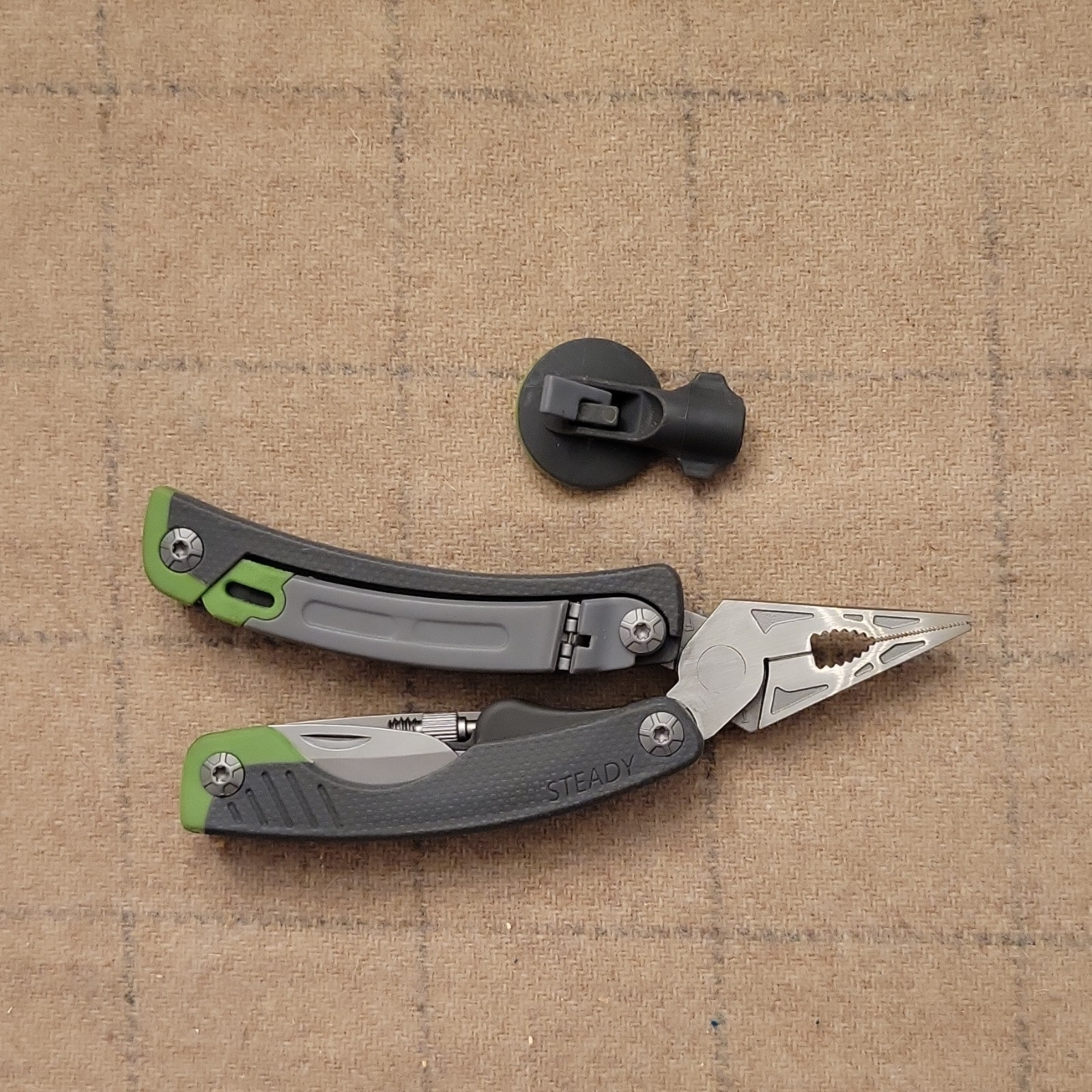 Gerber Steady Multi-Tool with Pliers, Knife, Sheath, and Box