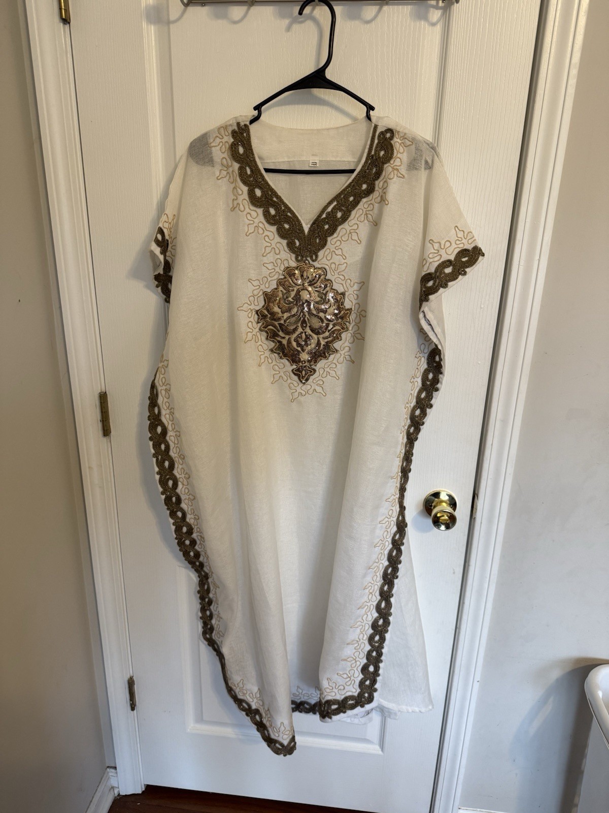 Traditional African Dress Beautiful Gold Accents One Size Fits Most Women's