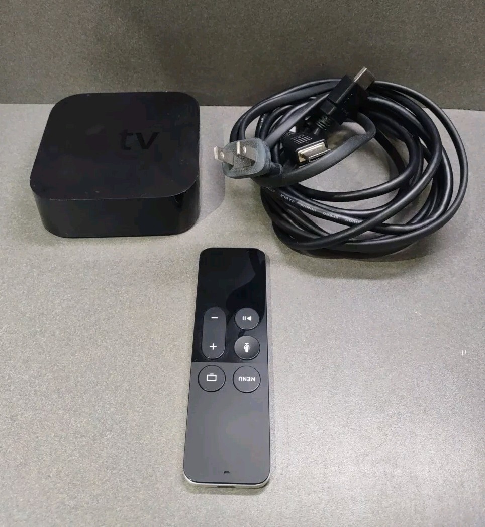 Apple 4th A1625 Generation 32GB HD Media Streamer - Black And HDMI Cable