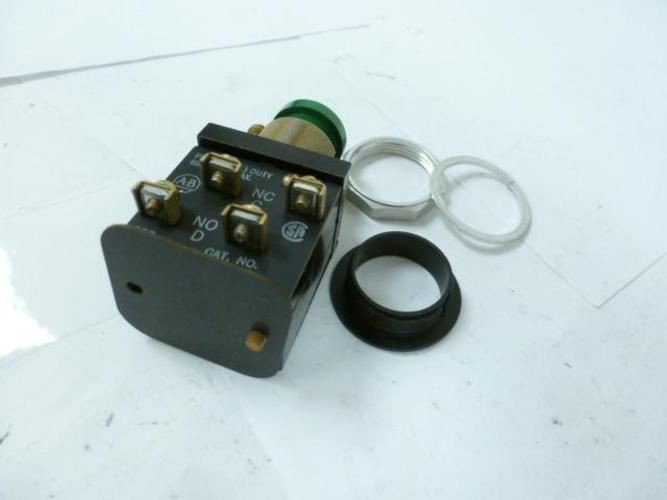 198440 New-No Box; Allen-Bradley 800H-AK1A PushButtton Switch; 600V