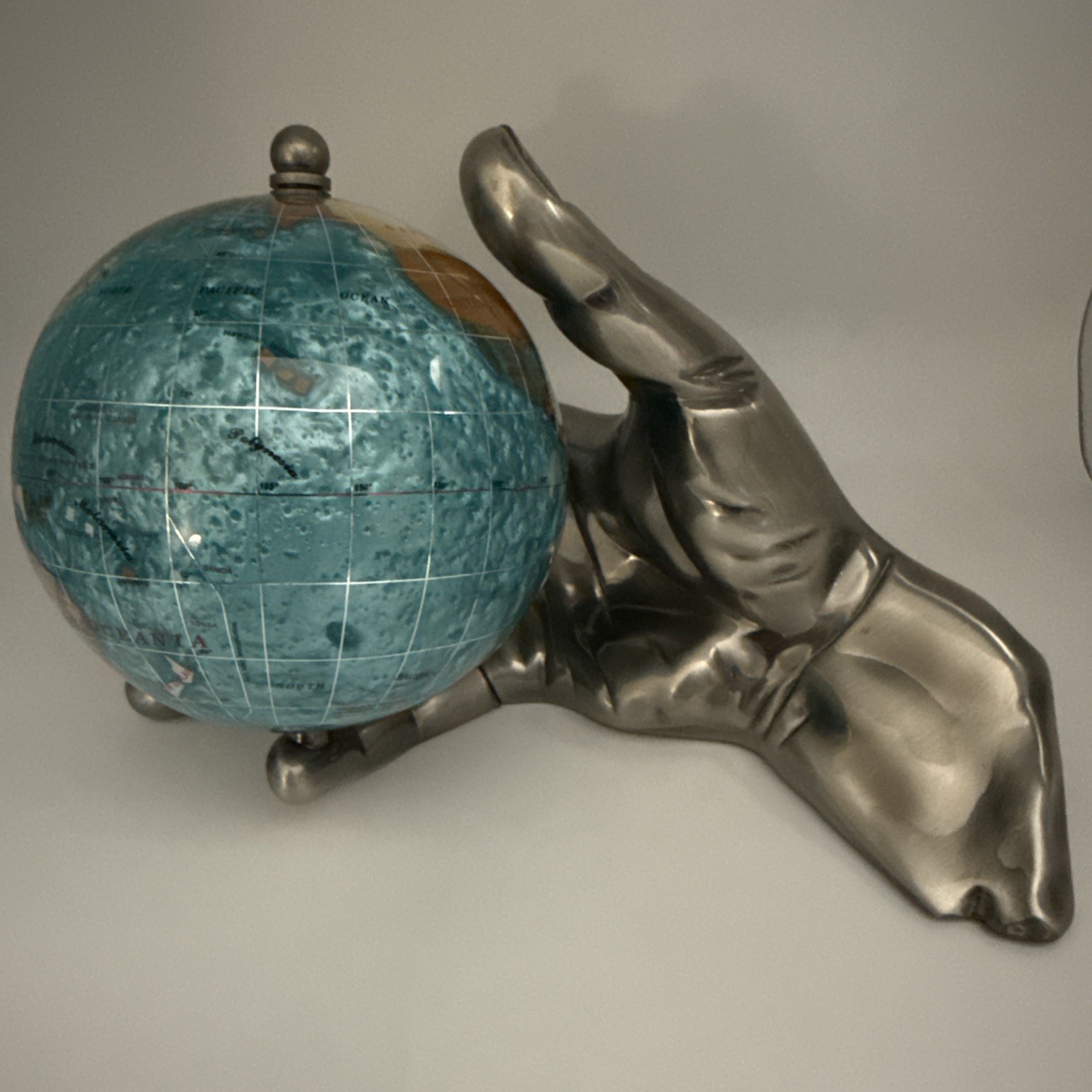 Alexander Kalifano Gemstone Globe Pewter Hand with World Earth  Semiprecious