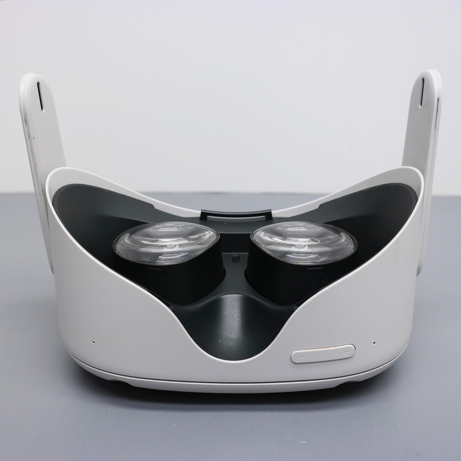 Meta Quest 2 128GB Advanced All-In-One VR Headset ISSUE