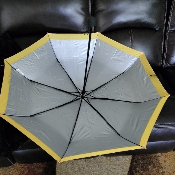 Legoland California Mini Foldable Umbrella with Dots Pattern
