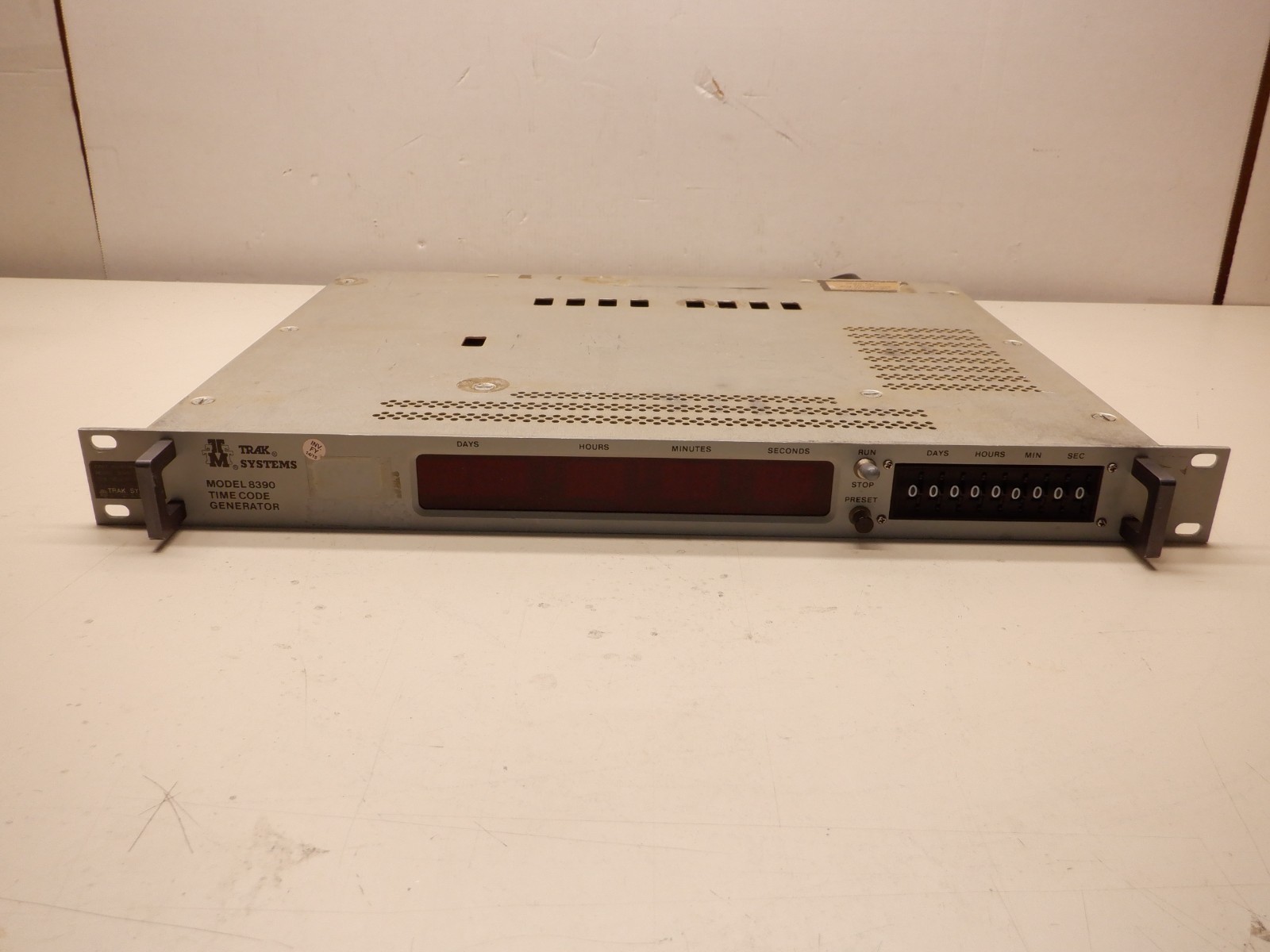 TRAK SYSTEMS MODEL 8390 TIME CODE GENERATOR