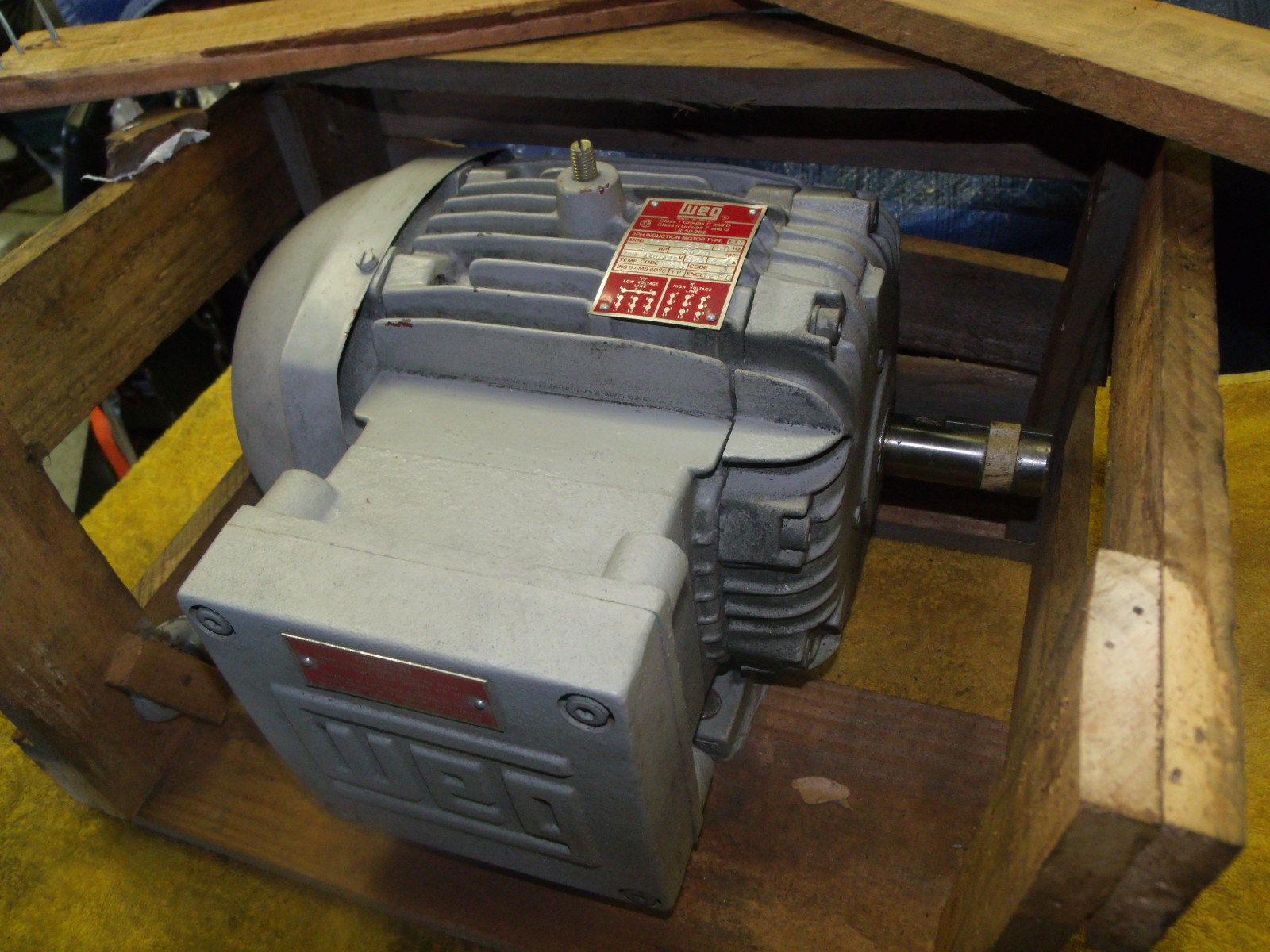 New WEG 3 HP Electric Motor 3520 RPM model 182T286 1-1/8" shaft 208-230 / 460 v