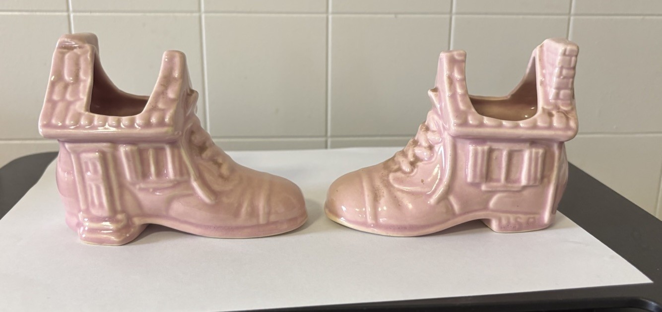 Pair Of 1940’s MCM Little Old Lady In Shoe House 4.5” Long Planters