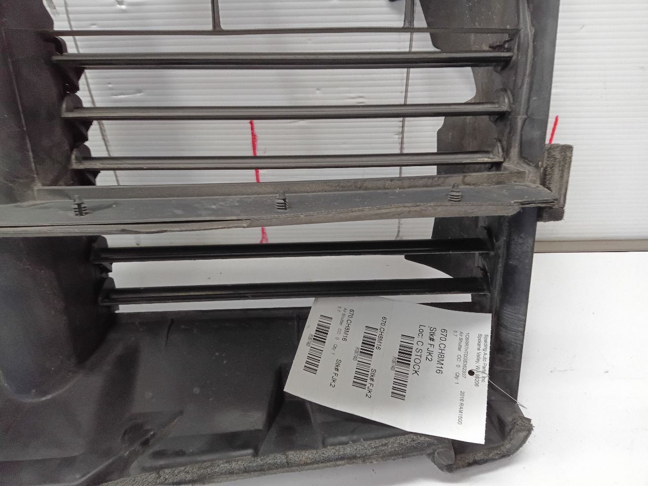 2016 RAM 1500 Air Shutter (12977403