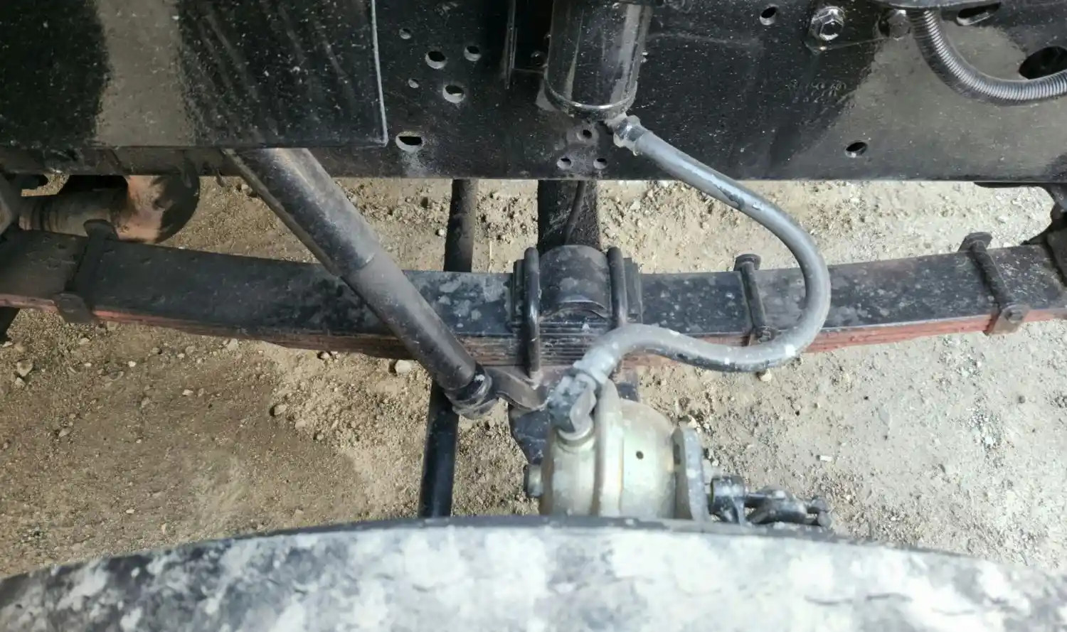 (Used) 1995 International 4900, FRONT LEAF SPRINGS Front Leaf & Springs  P-73669