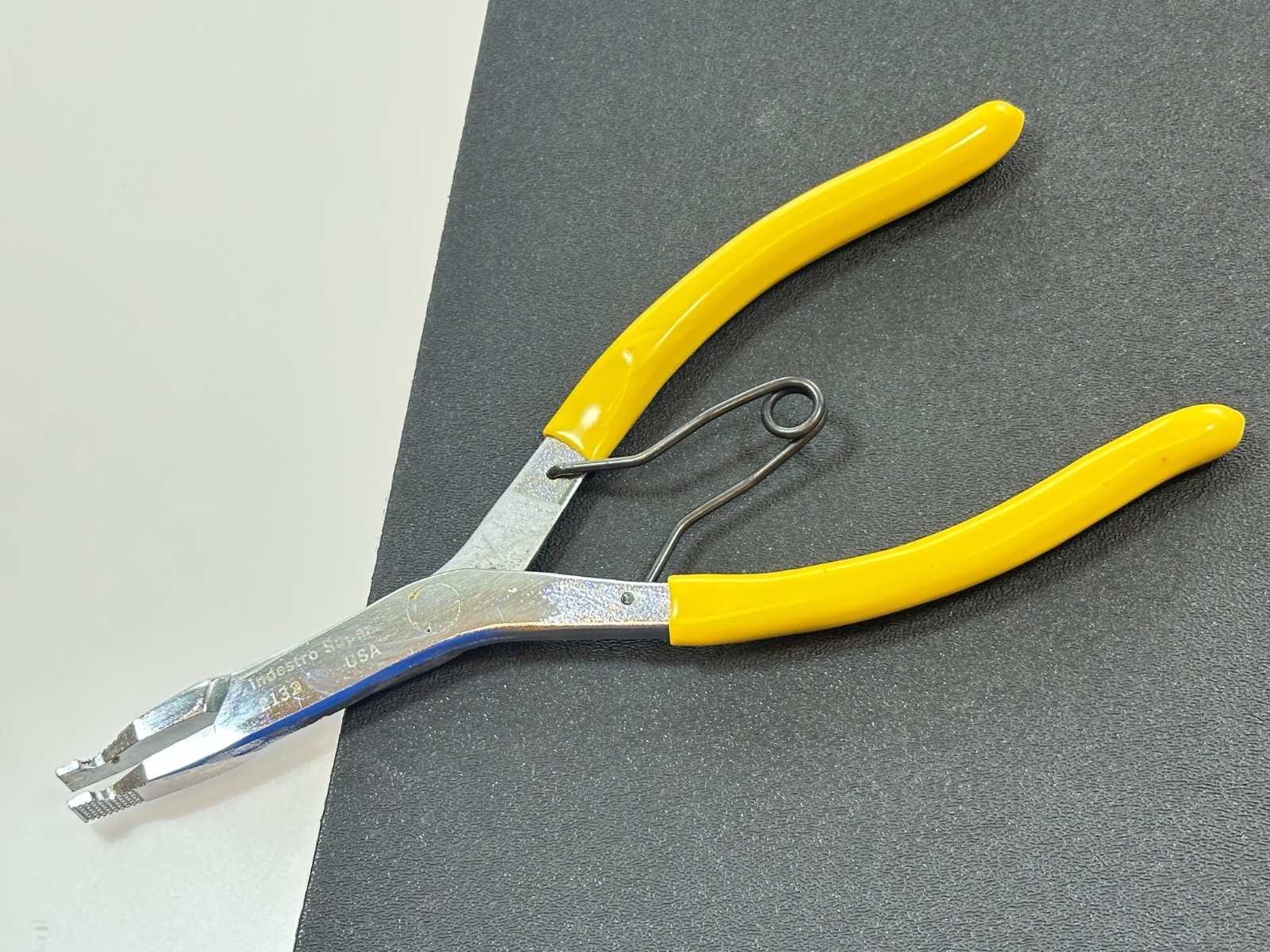 Indestro Tools USA Super 2132 YELLOW GRIP (Rare) Snap-Ring Pliers NEW Old Stock