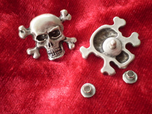 Skull Metal Concho nietknopf Color Antiqued Silver High Quality 24mm x 30mm 8,8g
