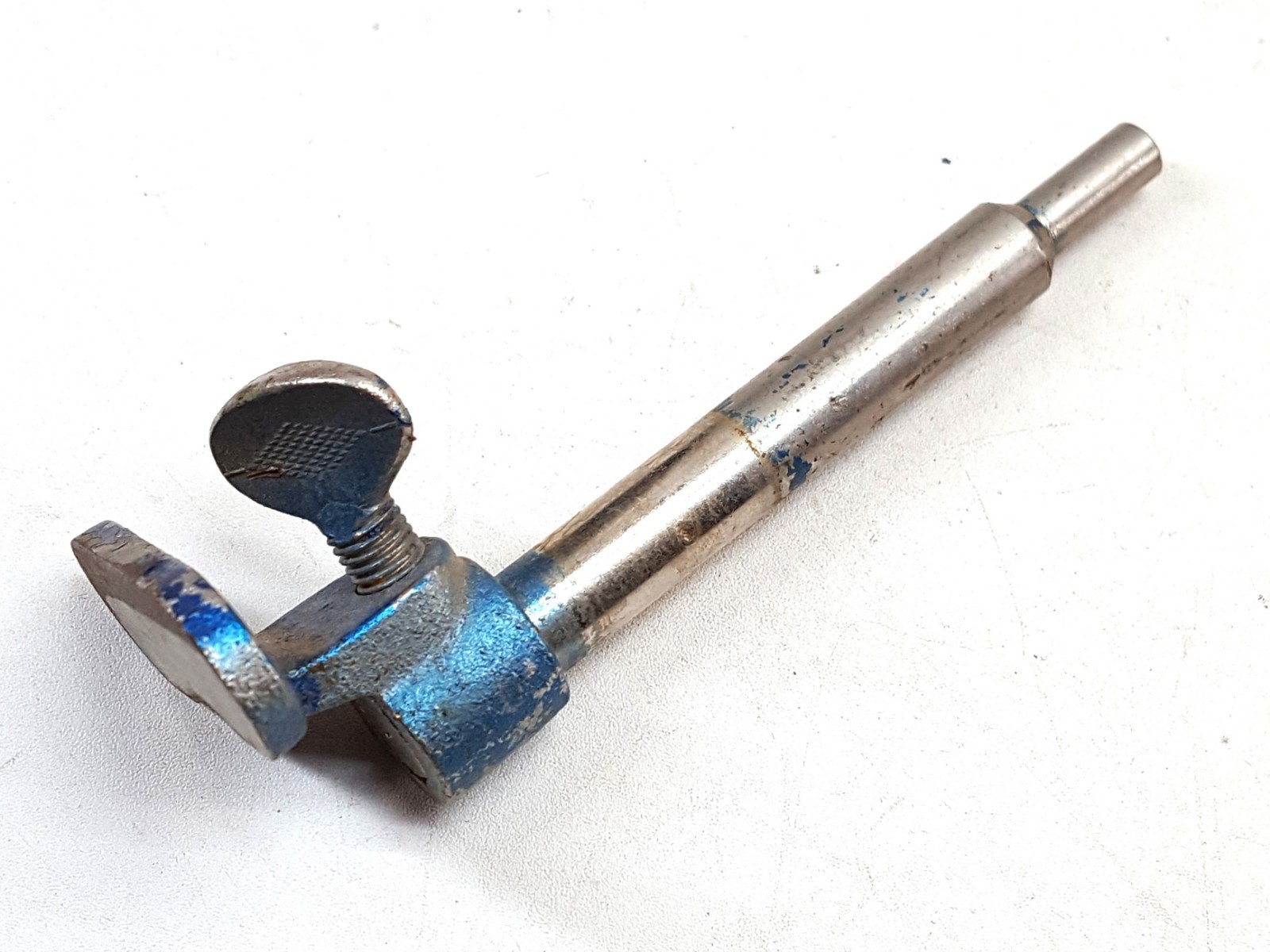 5573 Stanley No. 71; Throat Closing Foot with Rod and Thumbscrew, Adorned Blue