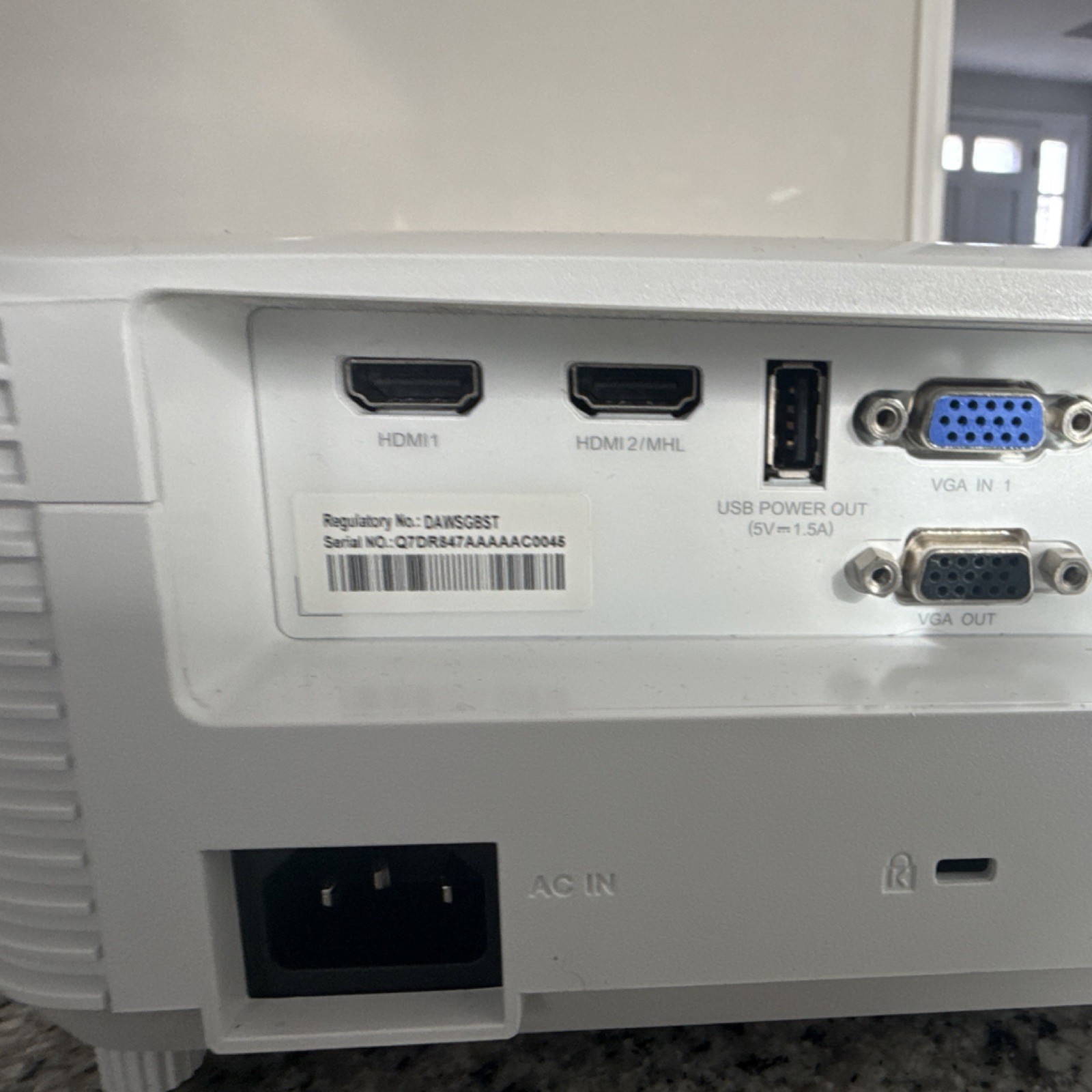 This Optoma W318ST