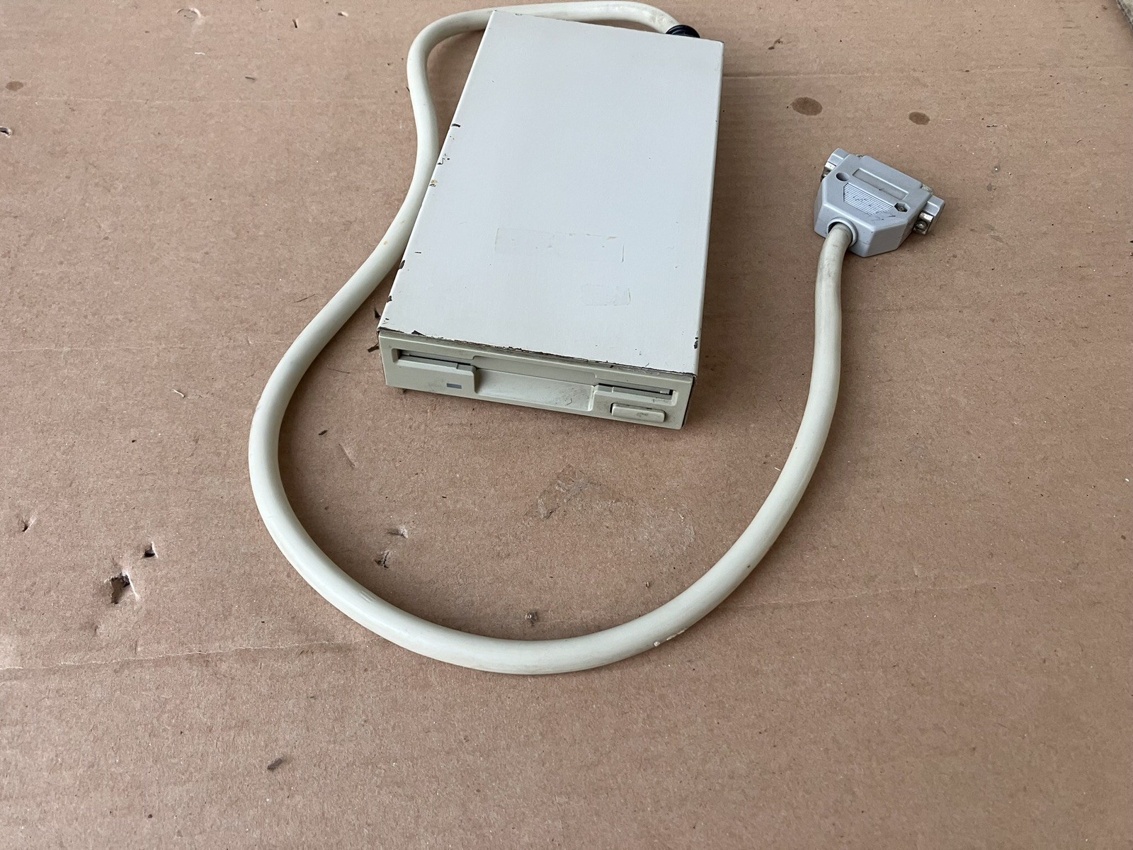 Amiga 3.5 Chinon FZ-354 External Floppy Drive