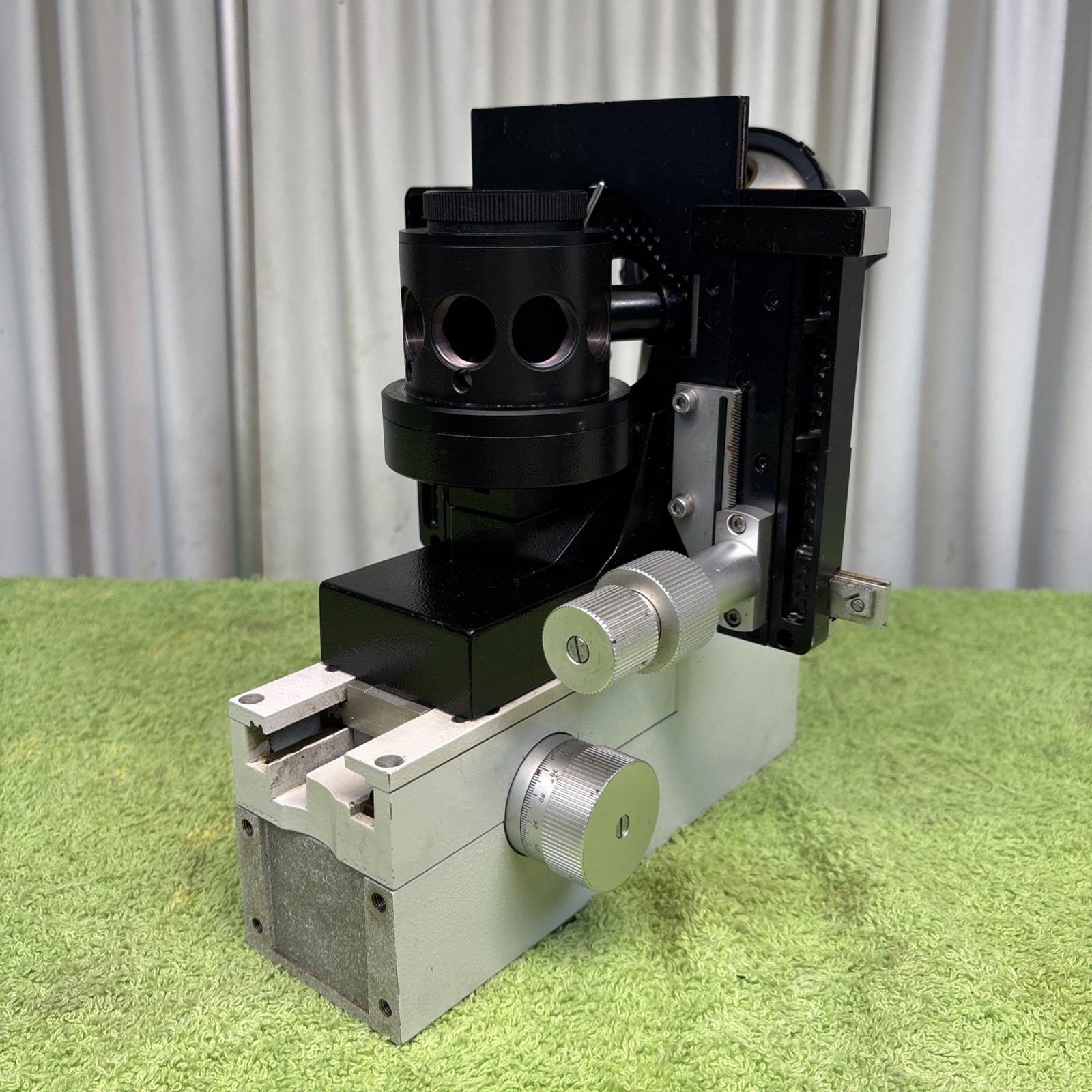 Ernst Leitz Wetzlar Microscope  fluorescence? stage rotating mirrored condenser?