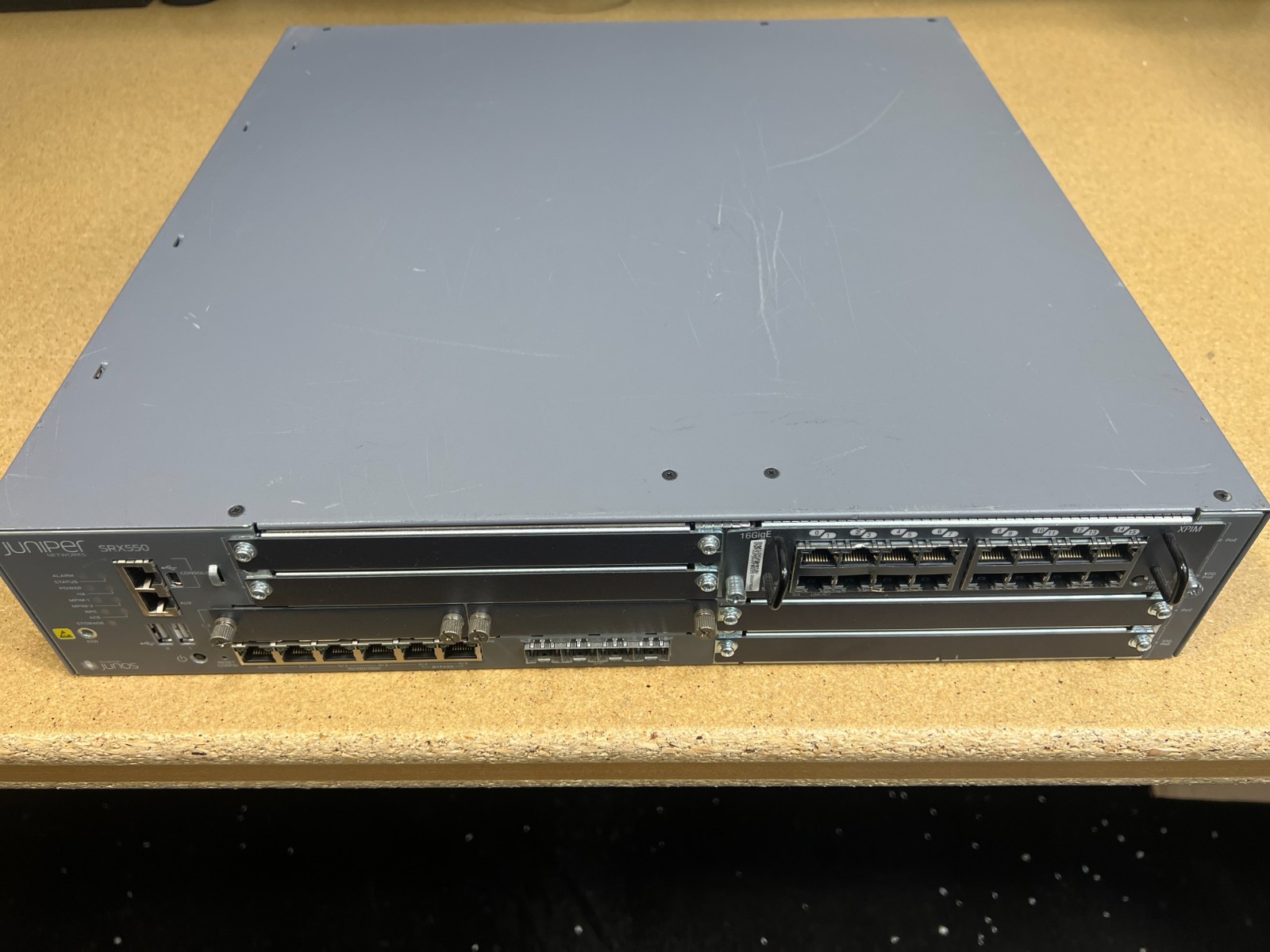 Juniper Networks SRX550-648AP