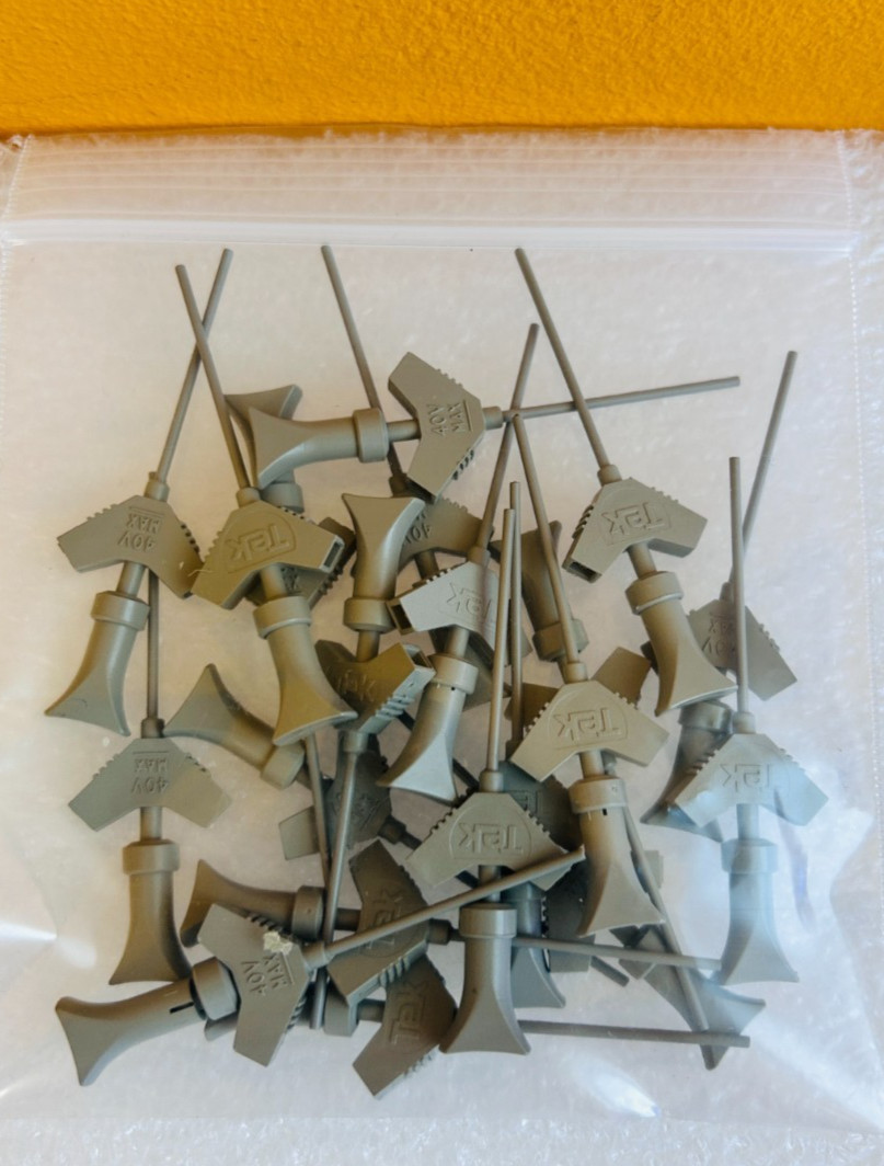 Tektronix 206-0364-01 (SMG50) (Pack of 20) SMT "KlipChip" Grabber Adapters. New!