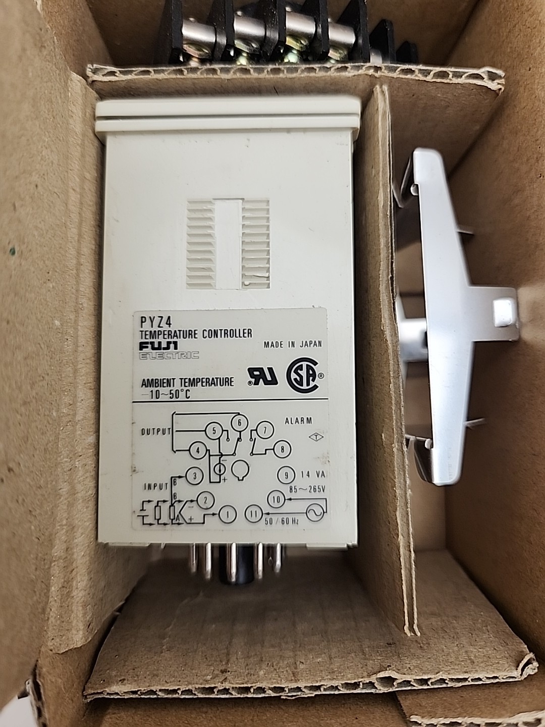 Fuji Electric PYZ4-WCI2-5v temperature controller Micro-Z pyz4 [4*U-14]