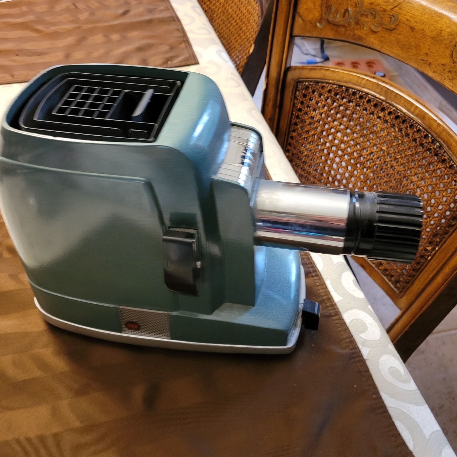 Skyline SVE Model No C  (Society for Visual Education) Vintage Projector-Working