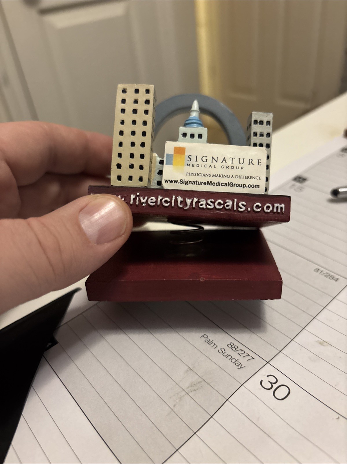 Vintage Rare River City Rascals St Louis Gateway Arch EST. 1965 Bobblehead EUC