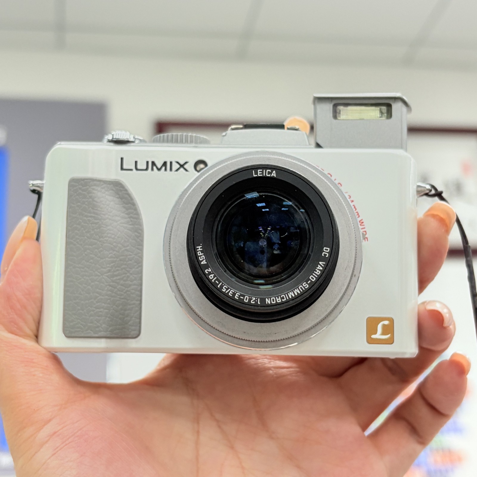 Panasonic LUMIX DMC-LX5 10.1MP 3.8X Zoom Digital Camera White - 90%new