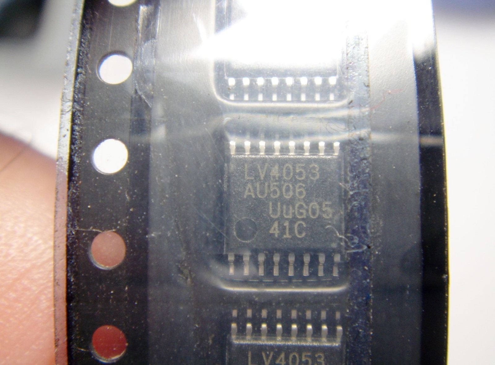 74LV4053 Triple 2-Channel Analog Multiplexer/Demultiplexer #14-10G7