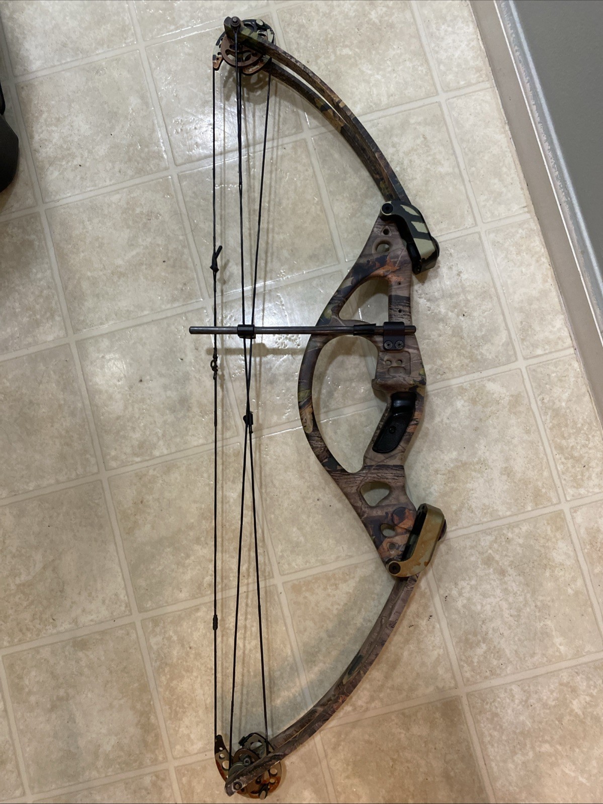 Reflex Excursion Compound Bow Right