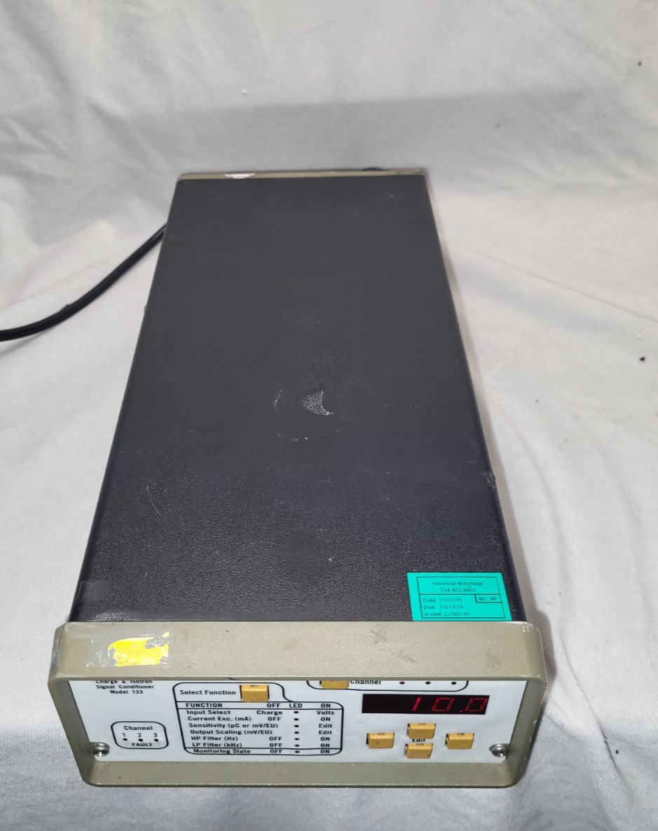 Endevco Model 133 Charge & Isotron Signal Conditioner