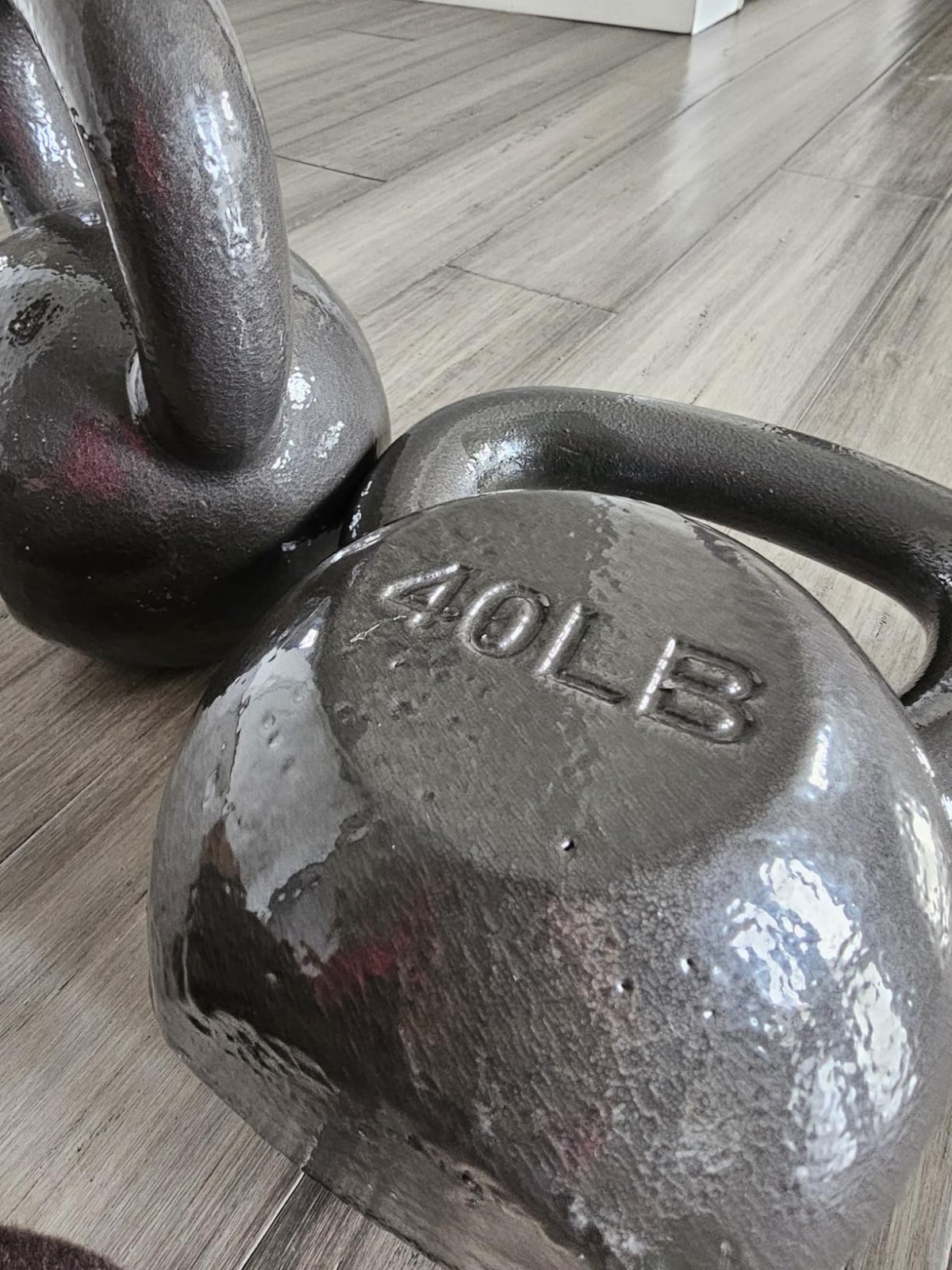 40 lb Heavy Duty Cast Iron Kettlebell - Ideal for Versatile Resistance Training