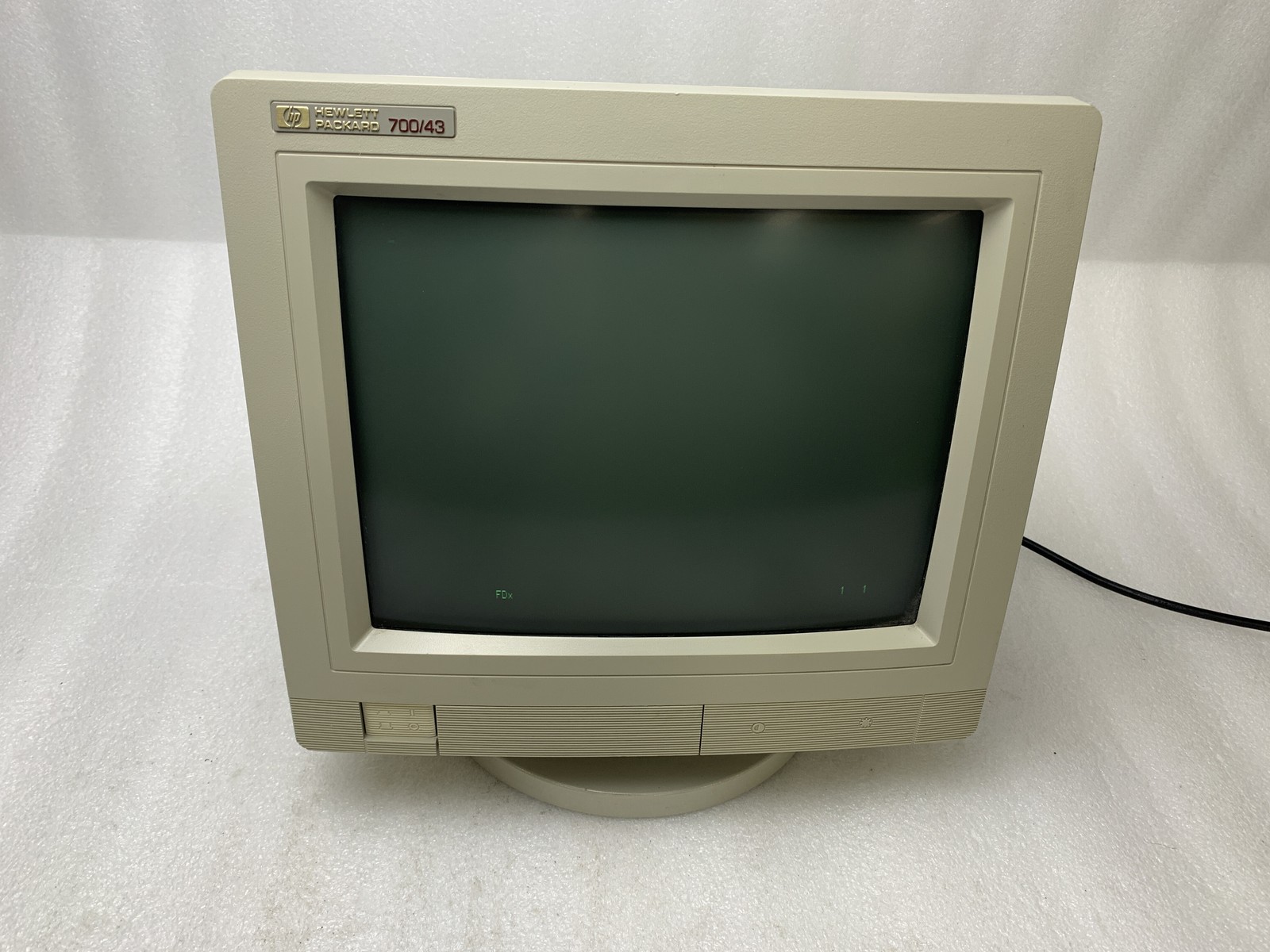 Vintage HP (Hewlett-Packard) 700/43 ASCII Computer Monitor Terminal