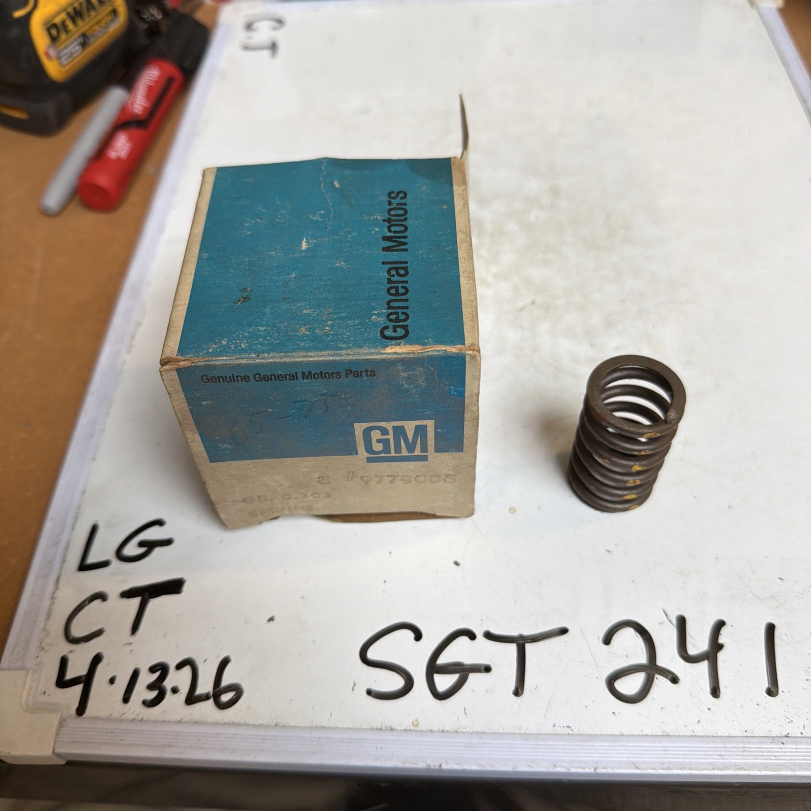 (1) Genuine Gm Inner Valve Spring 9779008  1955 - 1980 Pontiac Buick Oldsmobile