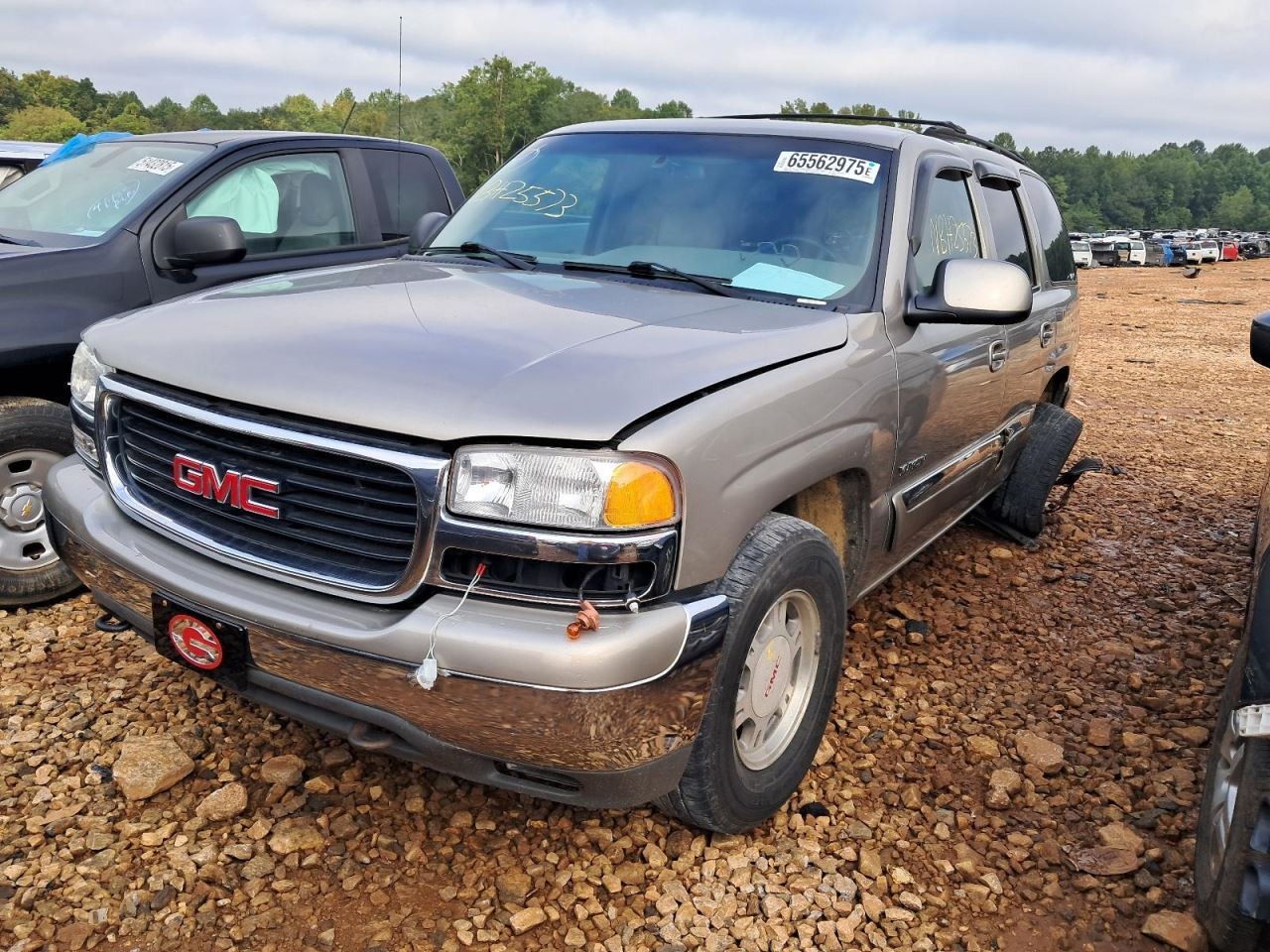 YUKON 2000 Glove Box 4779662