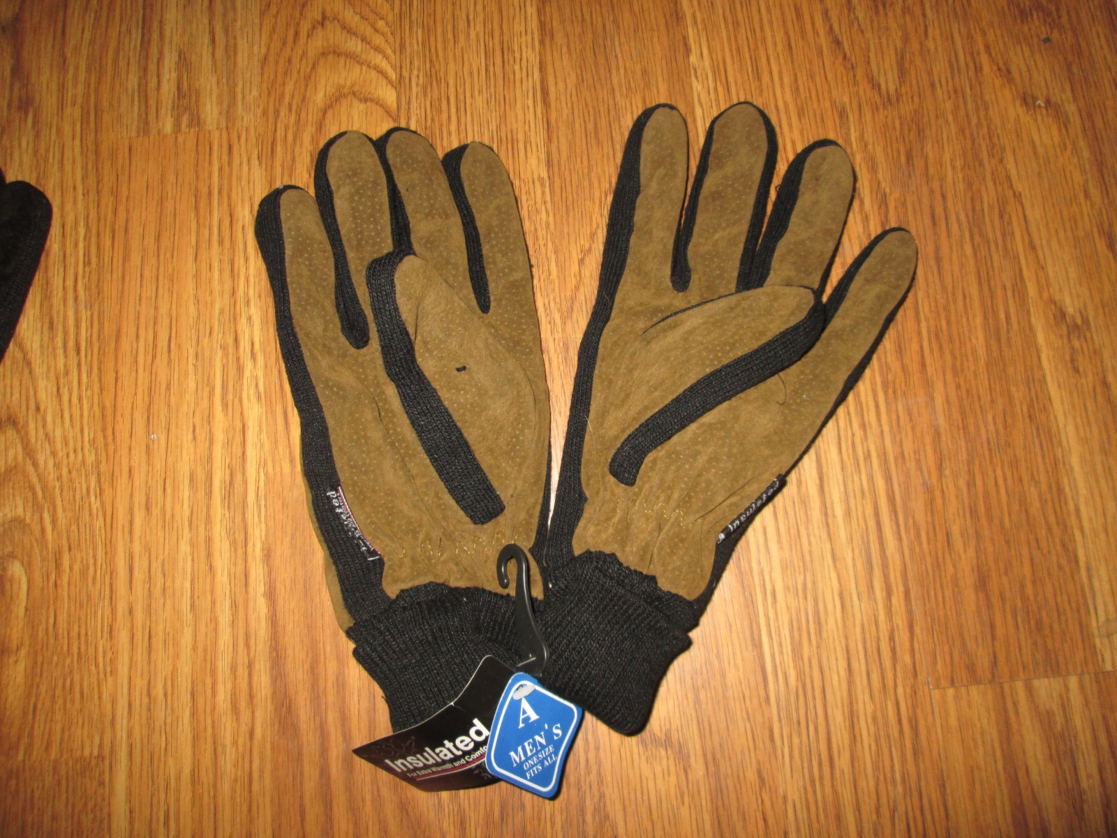 Mens GLOVES Insulated for extra warmth & comfort one size fits all winter NEW
