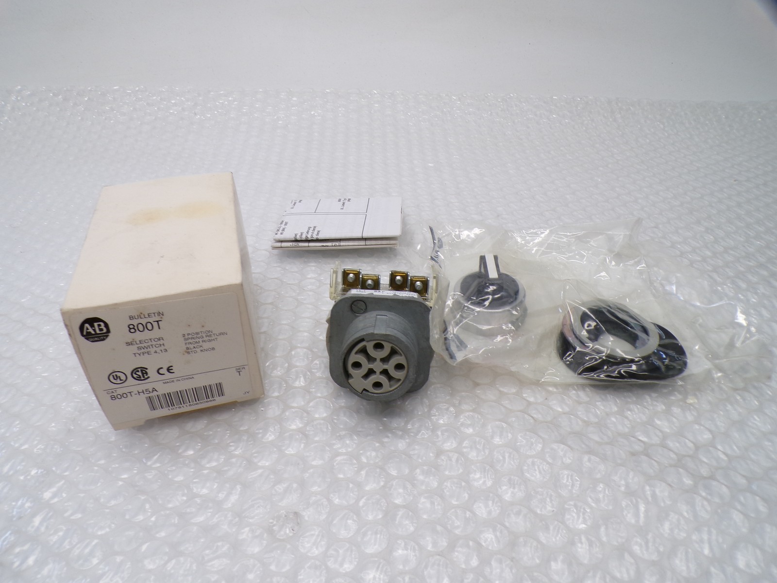 ALLEN BRADLEY 800T-H5A SER.T SELECTOR SWITCH NSMP.